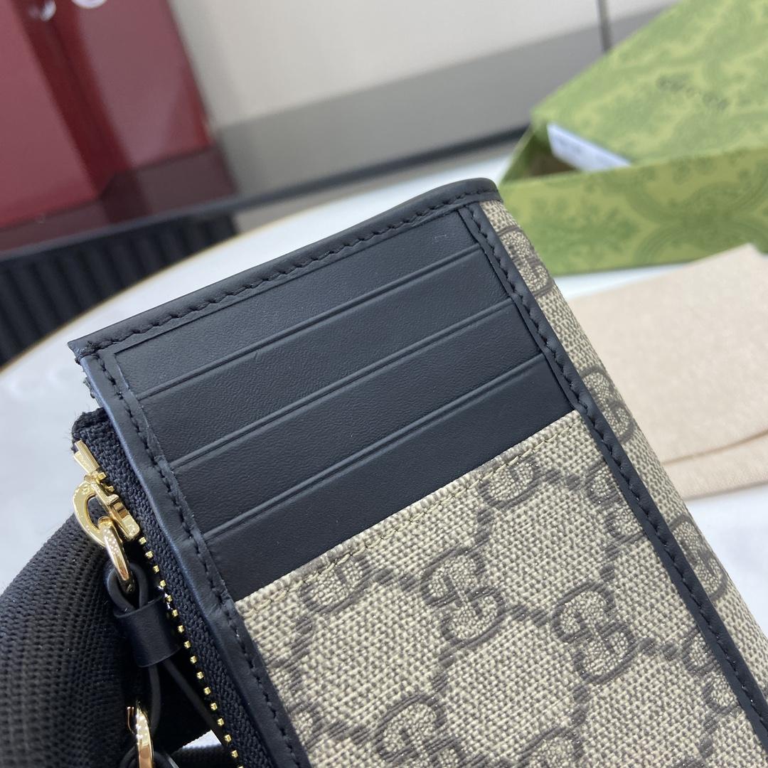 Gucci GG Emblem Zip Card Case - PerfectKickZ