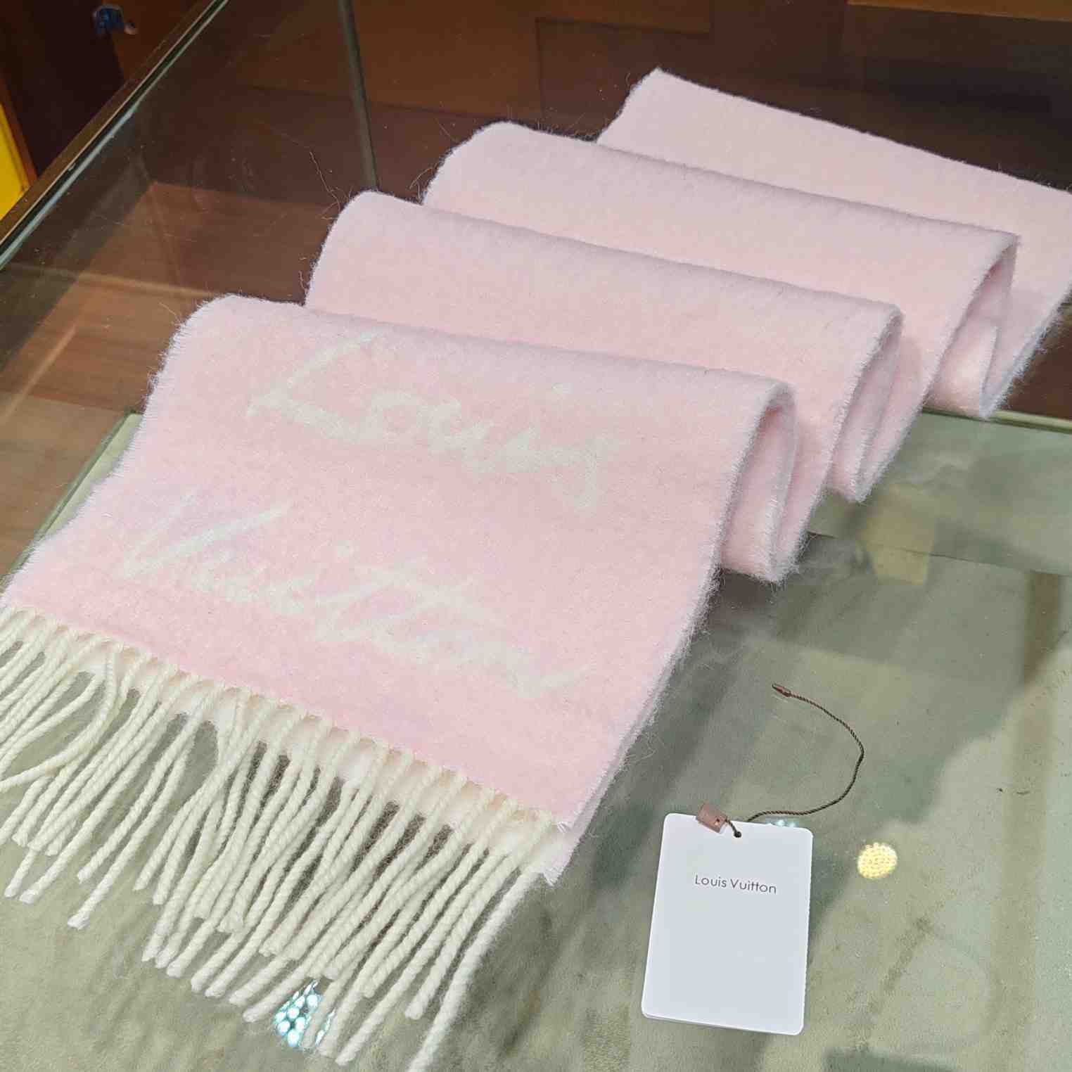 Louis Vuitton Fluffygram Scarf  M94797 - PerfectKickZ