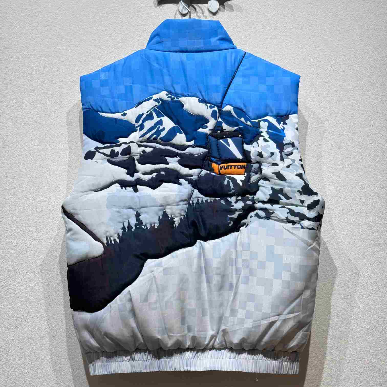 Louis Vuitton Sleeveless Quilted Vest - PerfectKickZ