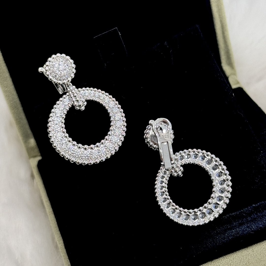 Van Cleef & Arpels Earrings - PerfectKickZ