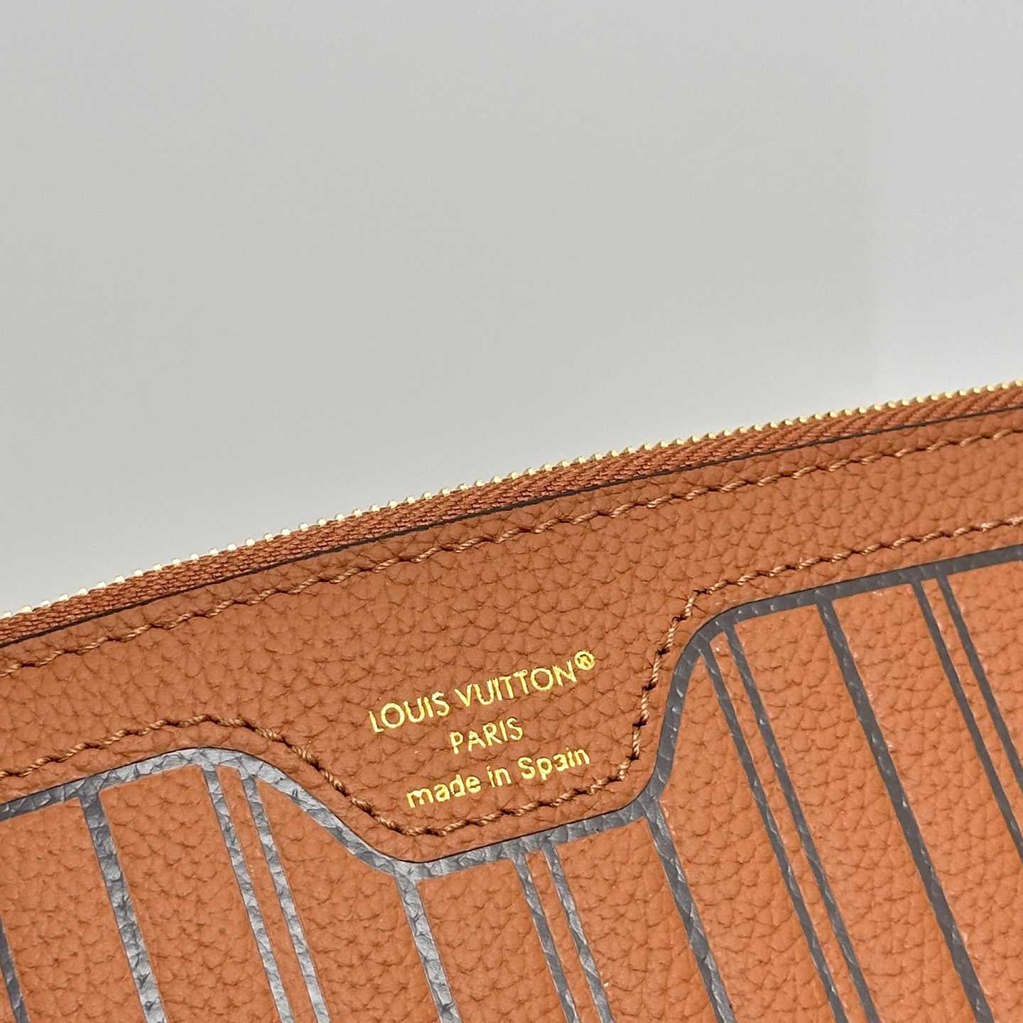 Louis Vuitton Neverfull Inside Out MM   M12061 - 