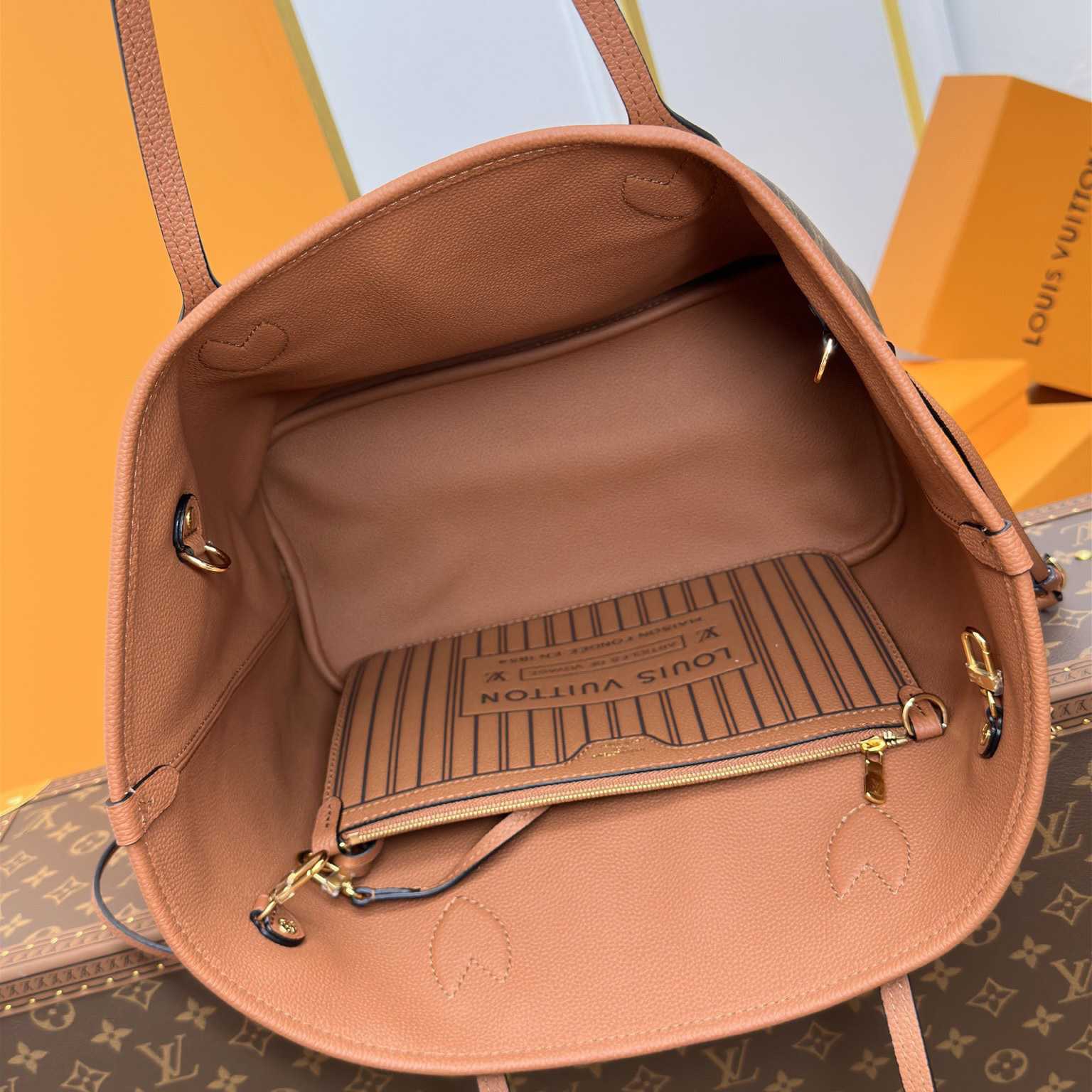 Louis Vuitton Neverfull Inside Out MM   M12061 - 