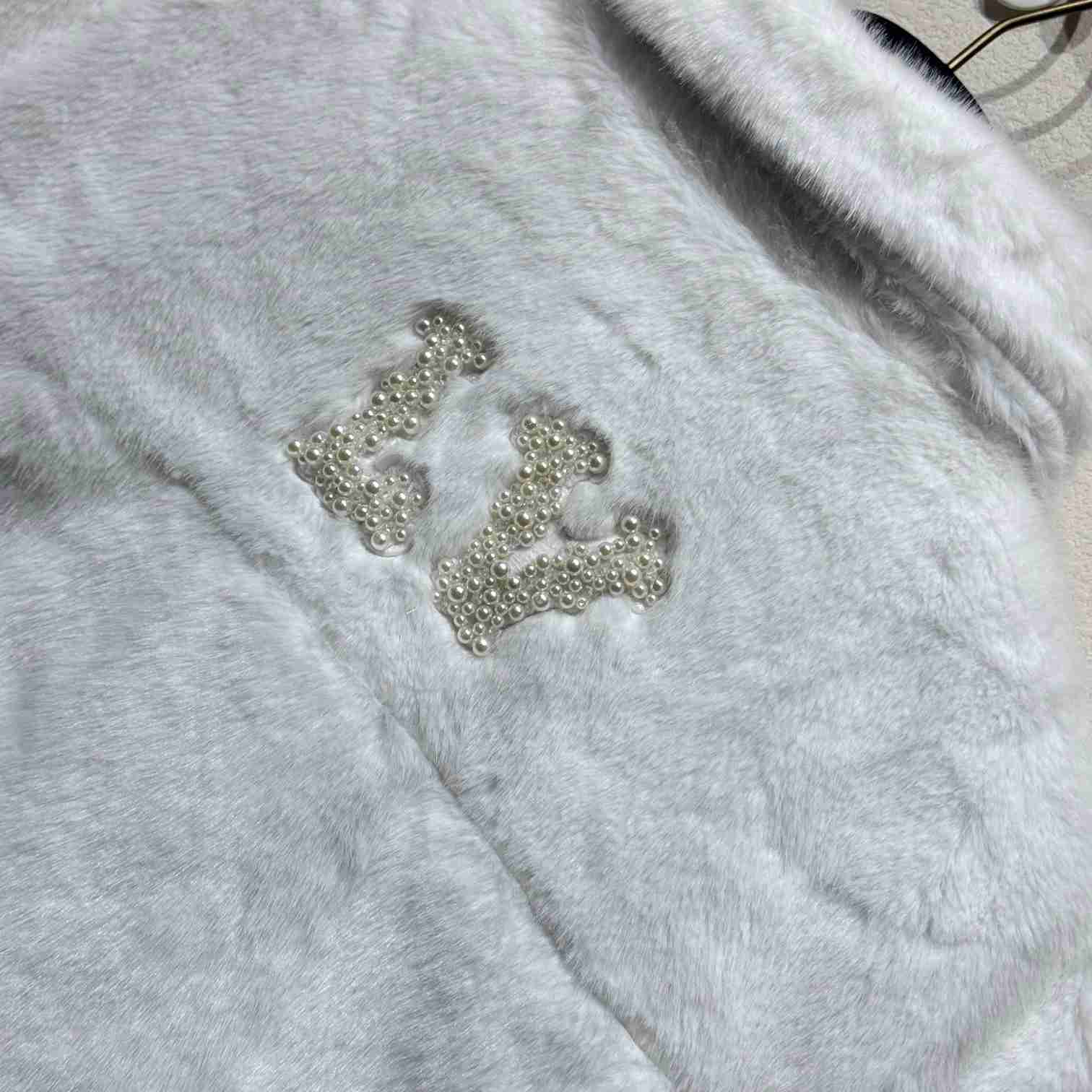 Louis Vuitton Mink Trucker Jacket  1AFXB7 - PerfectKickZ