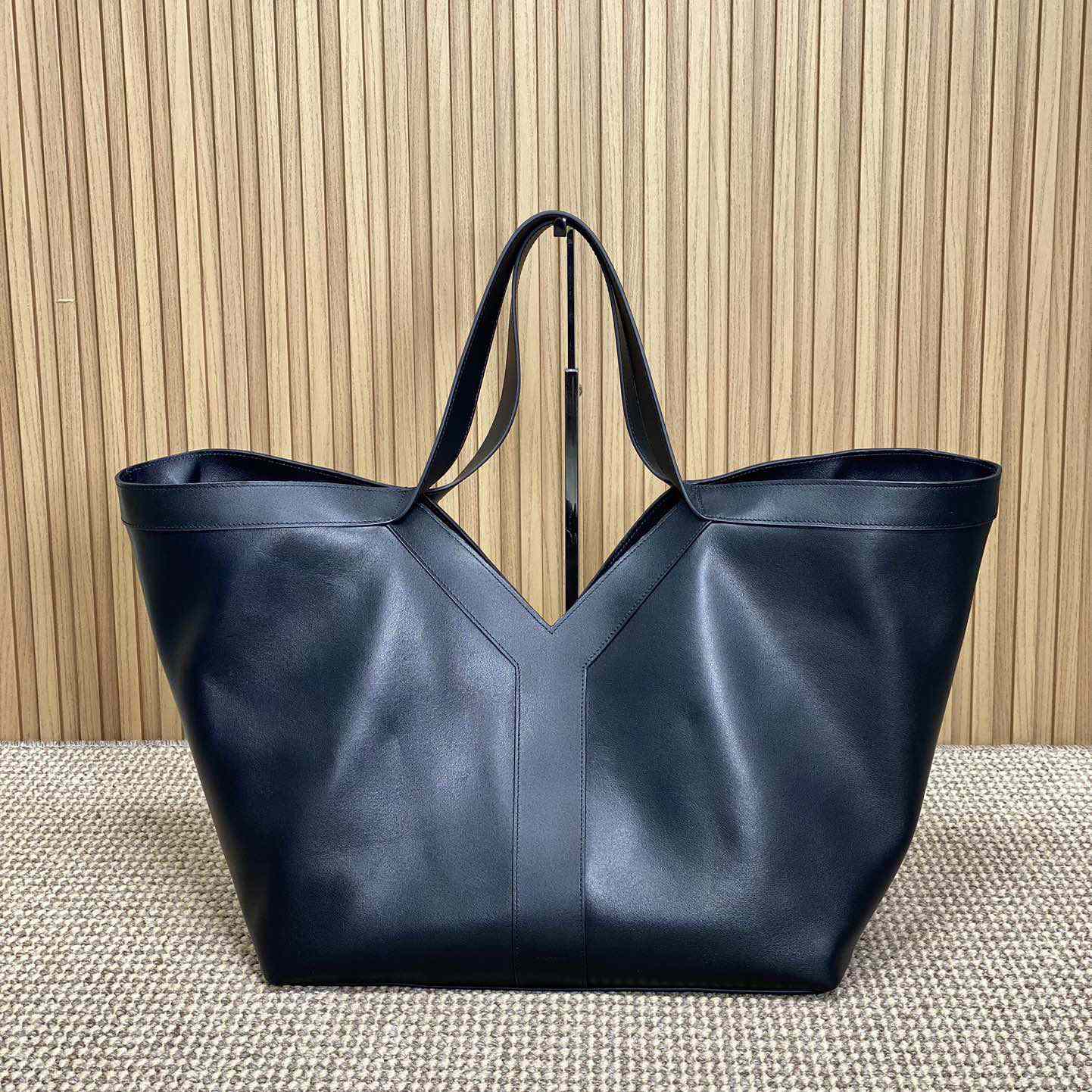 Saint Laurent Y Tote In Leather - PerfectKickZ