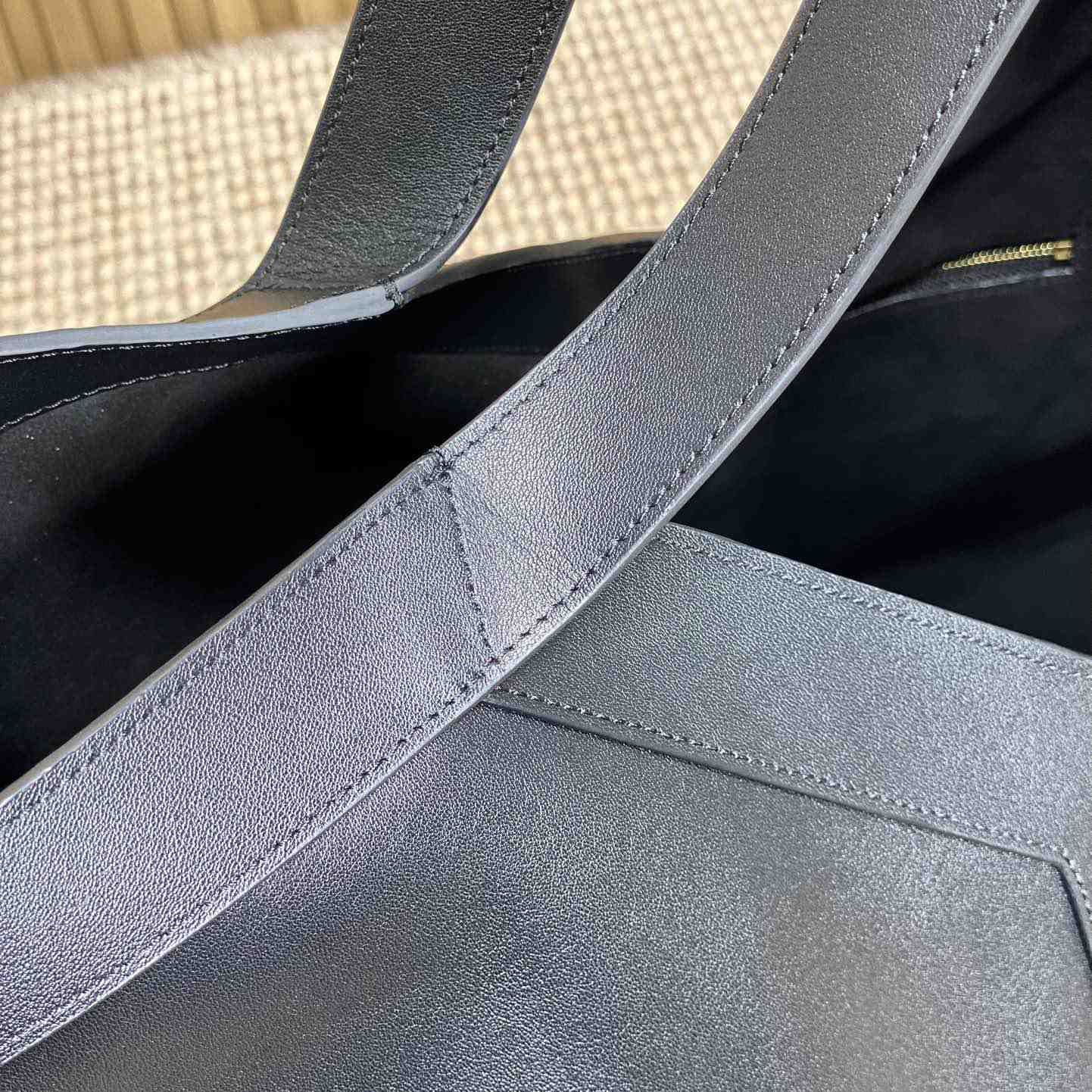 Saint Laurent Y Tote In Leather - PerfectKickZ