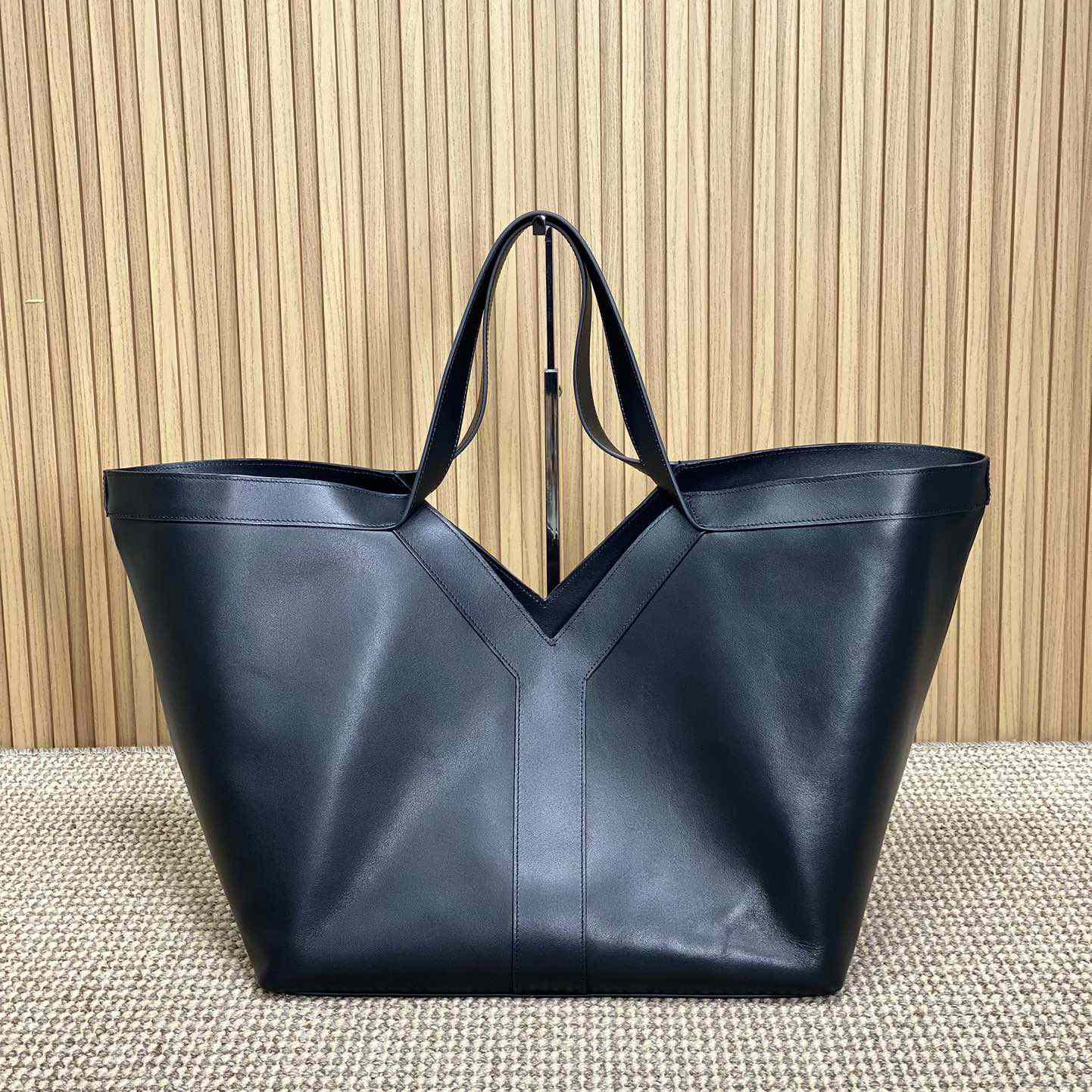 Saint Laurent Y Tote In Leather - PerfectKickZ