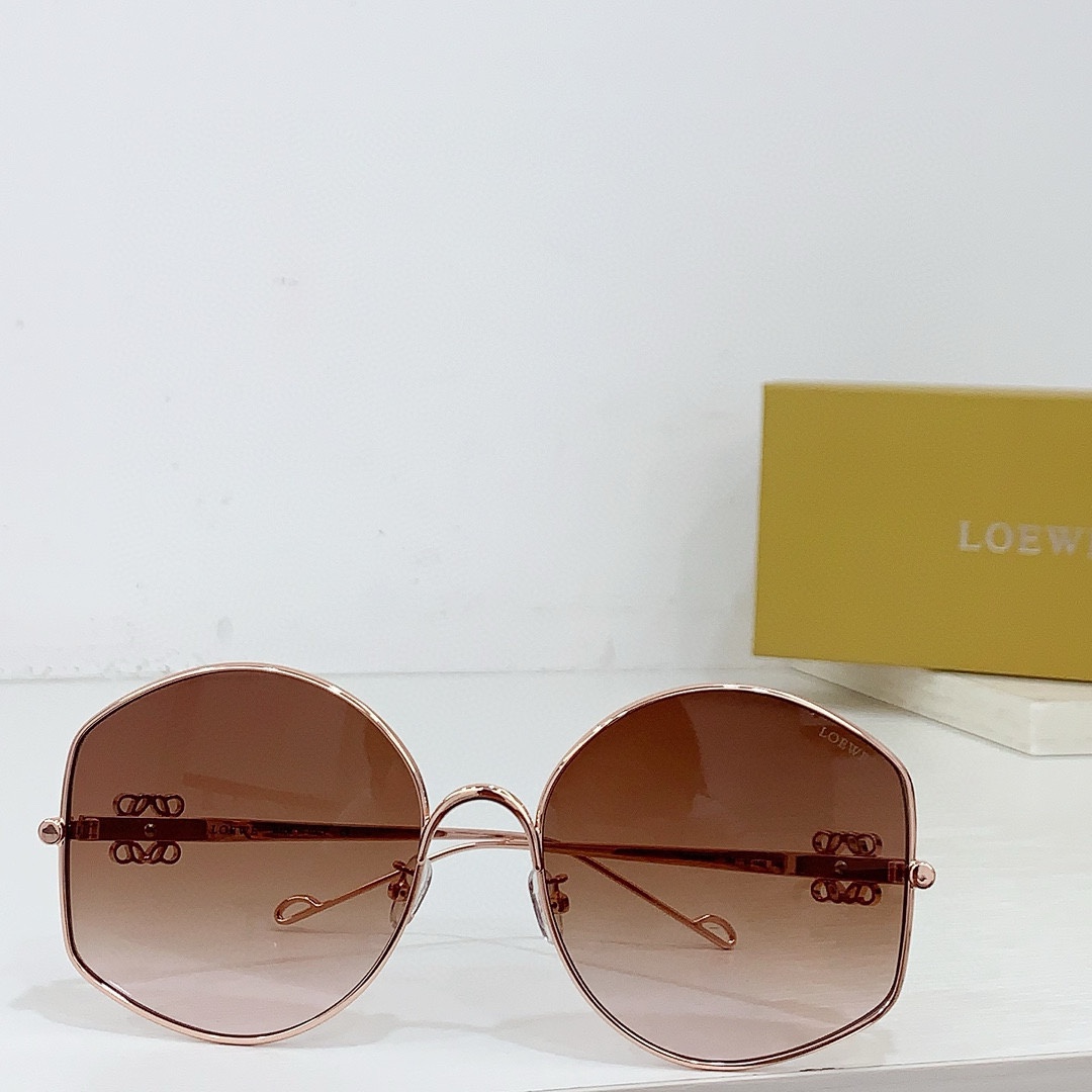 Loewe LW40109U Sunglasses  - PerfectKickZ