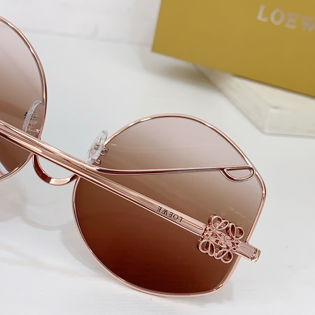 Loewe LW40109U Sunglasses  - PerfectKickZ
