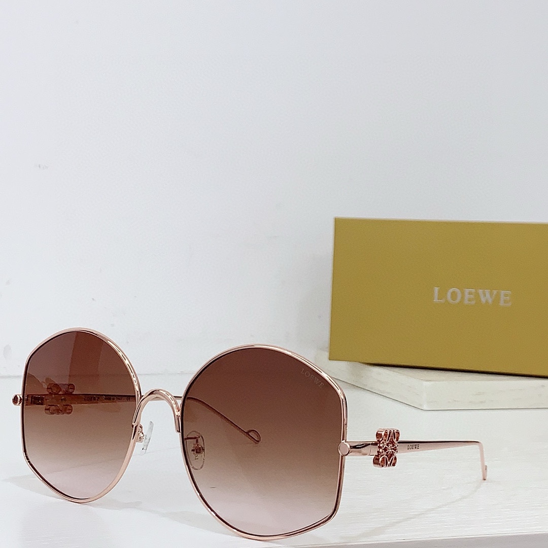 Loewe LW40109U Sunglasses  - PerfectKickZ