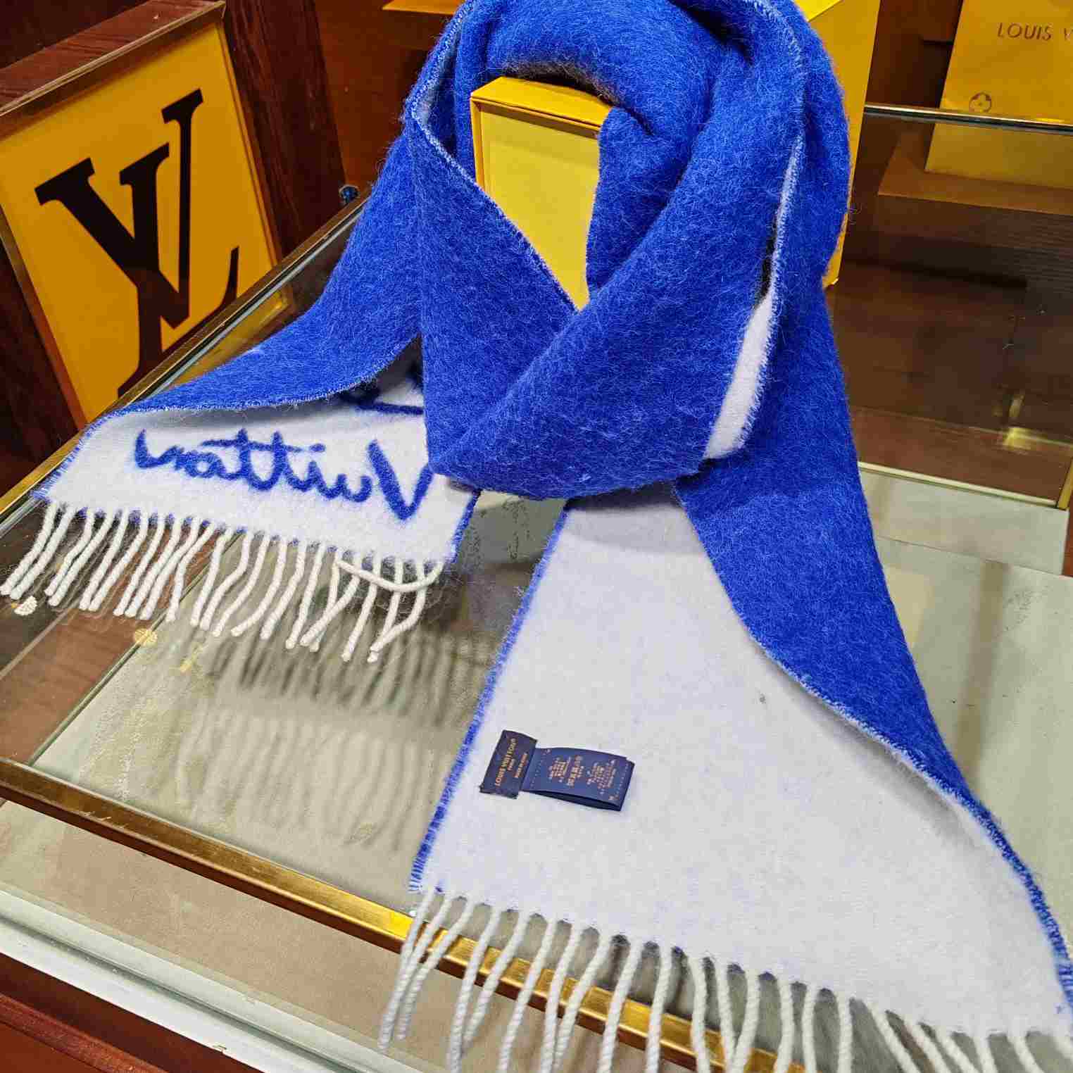 Louis Vuitton Fluffygram Scarf  M93339 - PerfectKickZ