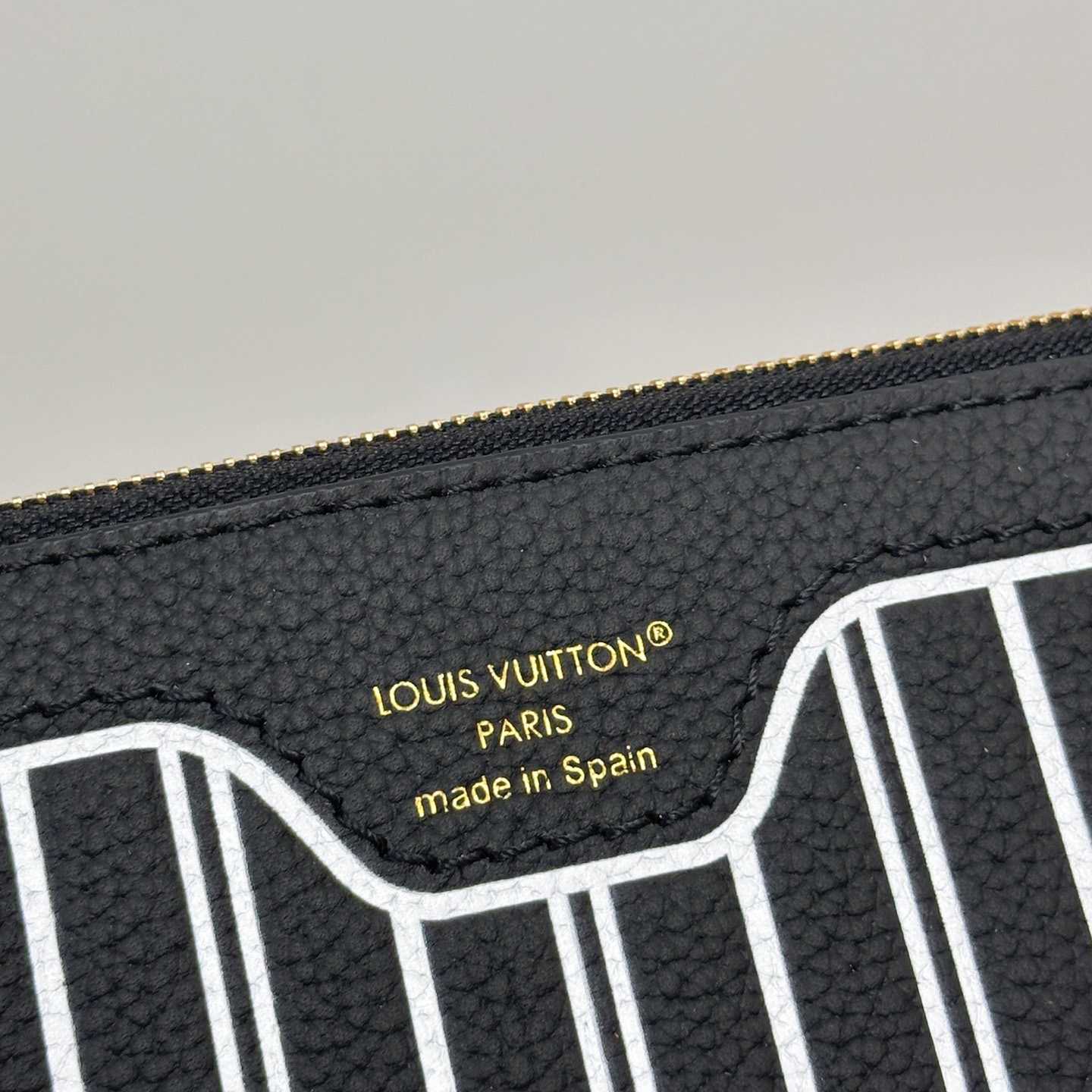 Louis Vuitton Neverfull Inside Out MM   M11946 - PerfectKickZ
