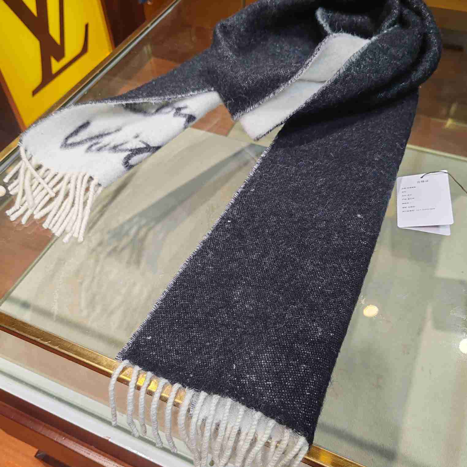 Louis Vuitton Fluffygram Scarf  M92527 - PerfectKickZ