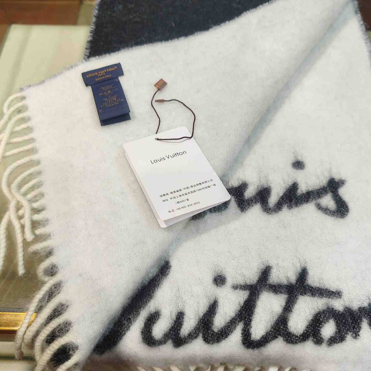 Louis Vuitton Fluffygram Scarf  M92527 - PerfectKickZ