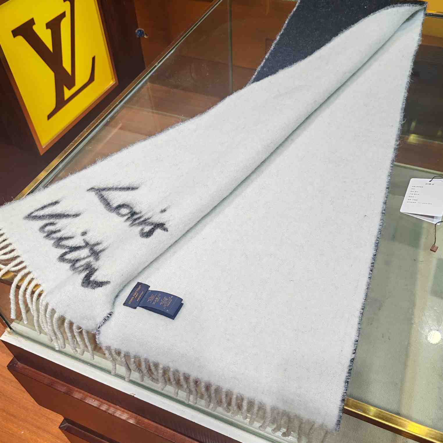 Louis Vuitton Fluffygram Scarf  M92527 - PerfectKickZ