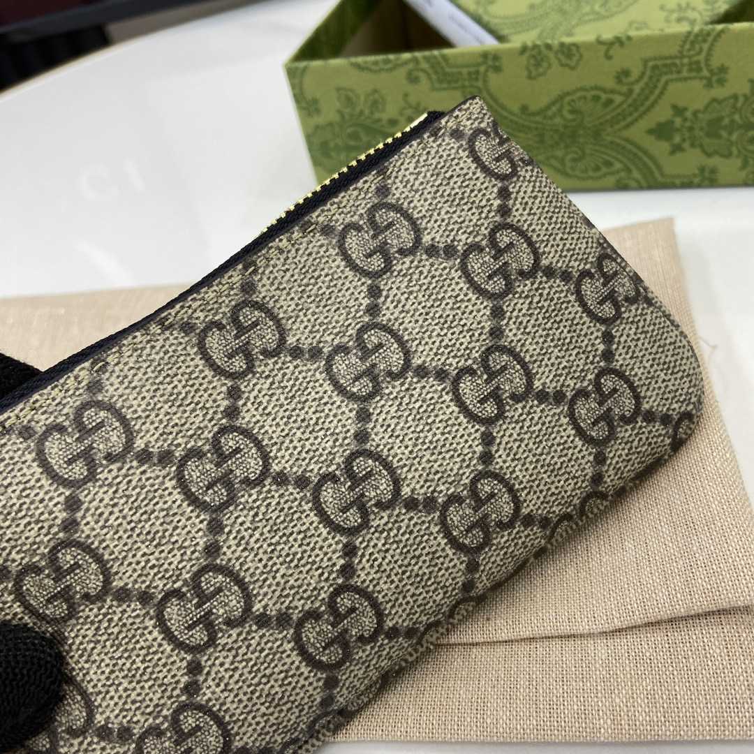Gucci GG Emblem Key Case - PerfectKickZ