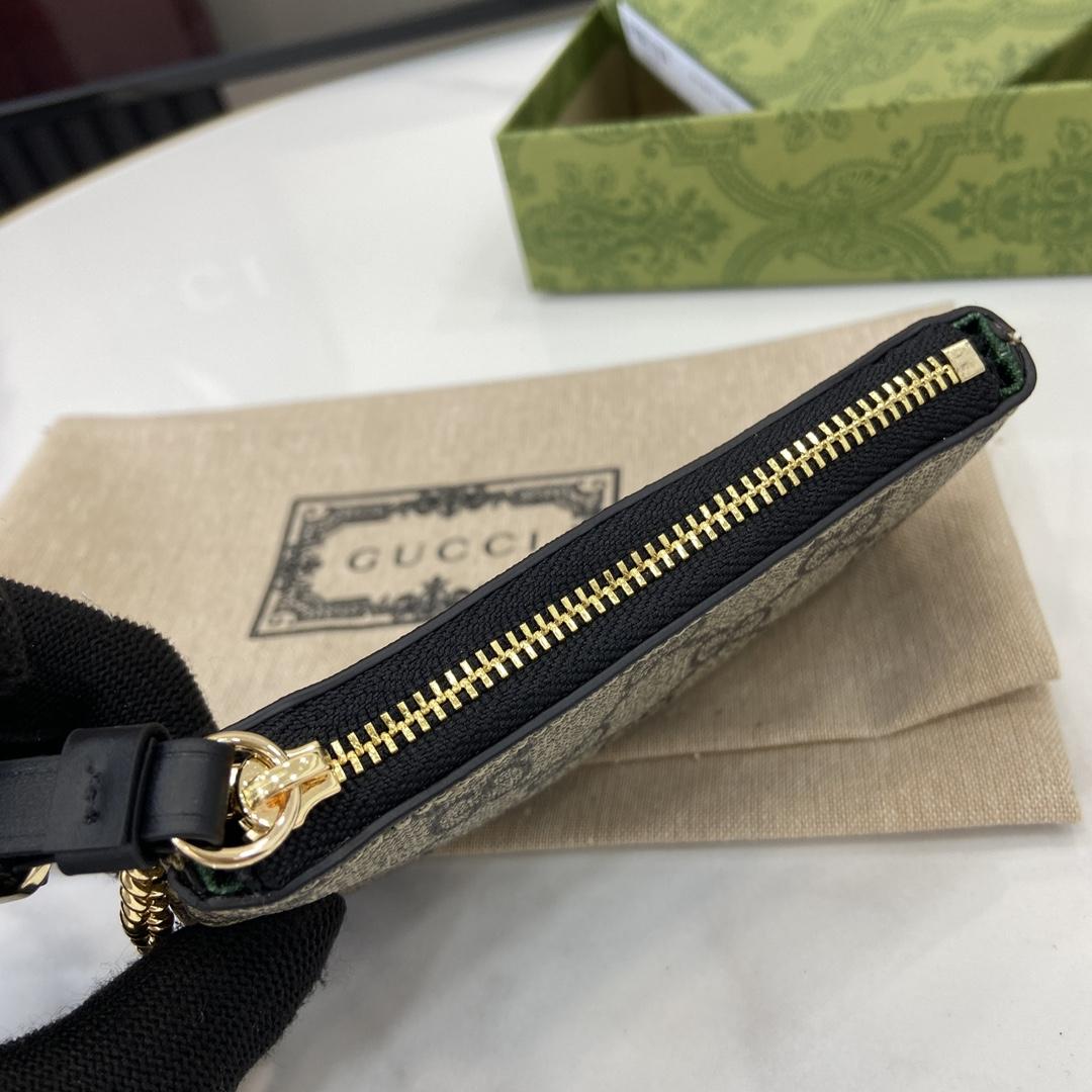 Gucci GG Emblem Key Case - PerfectKickZ