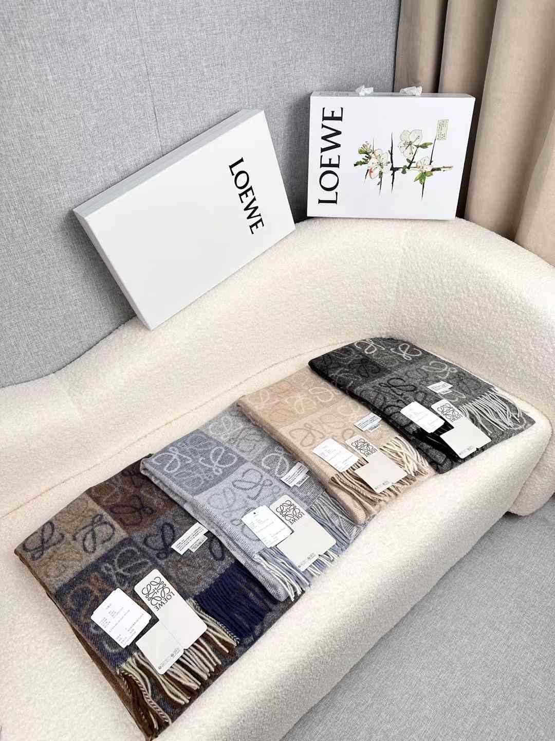 Loewe Scarf   38x200cm - PerfectKickZ