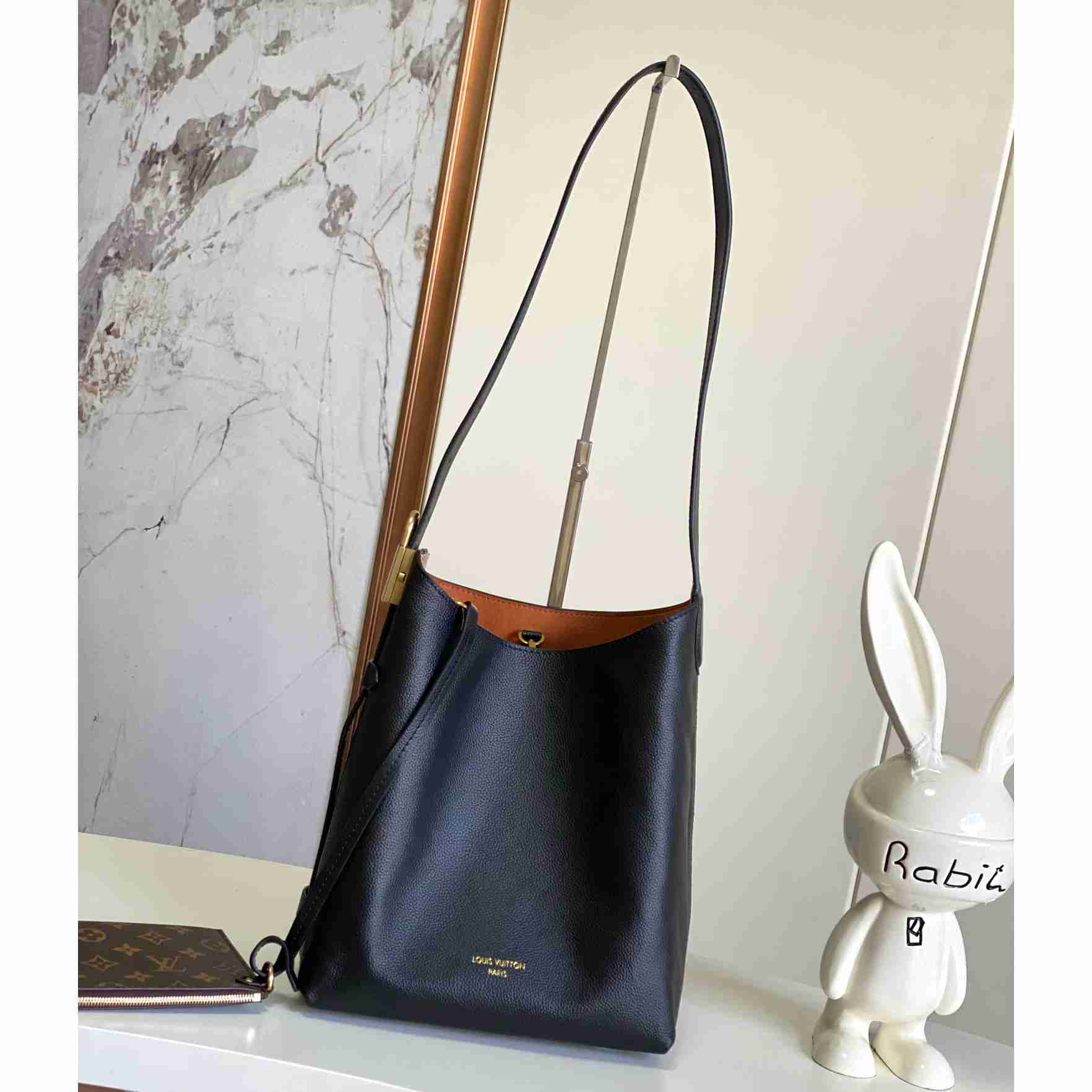 Louis Vuitton Low Key Hobo PM   M25352 - PerfectKickZ