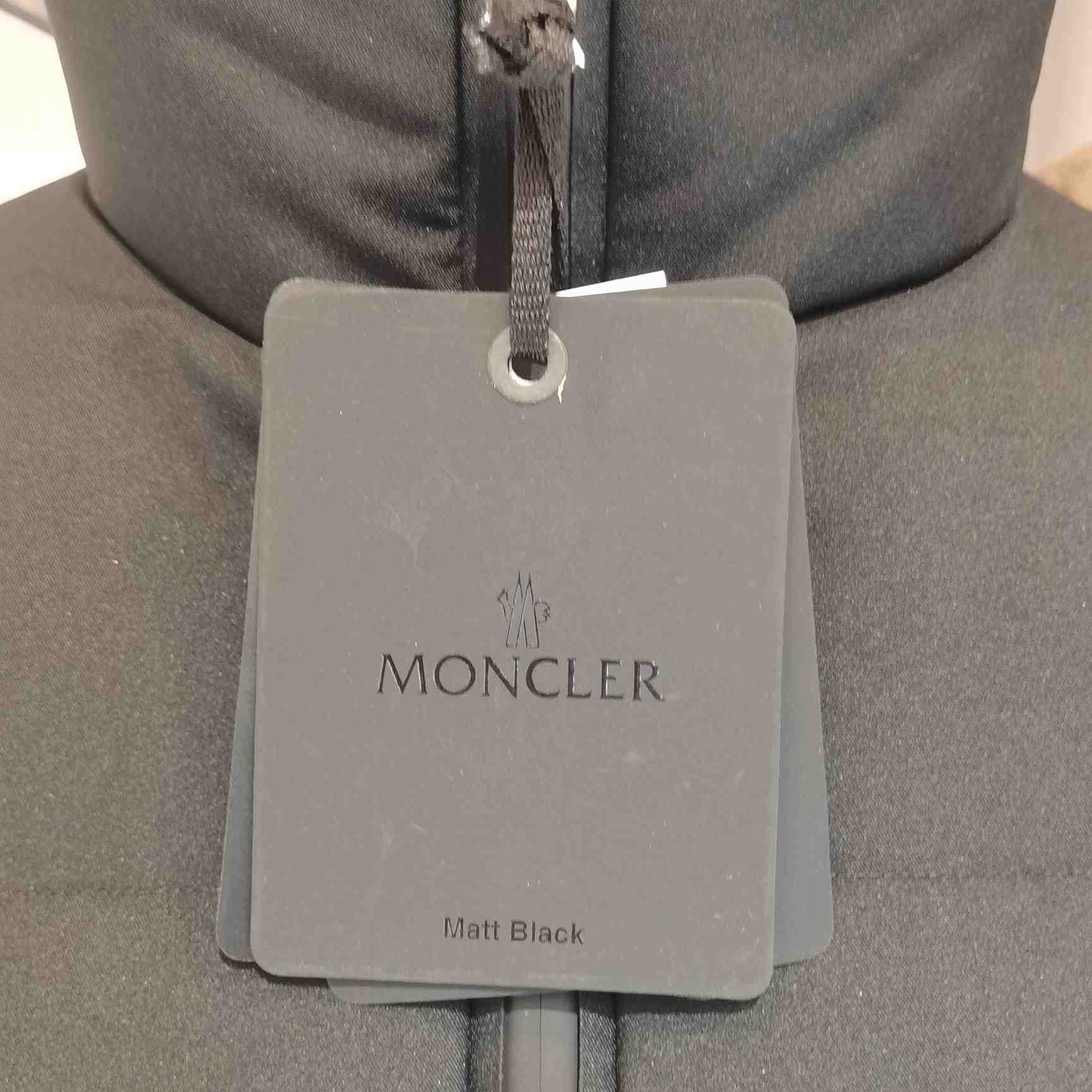 Moncler Misonet Short Down Jacket - PerfectKickZ