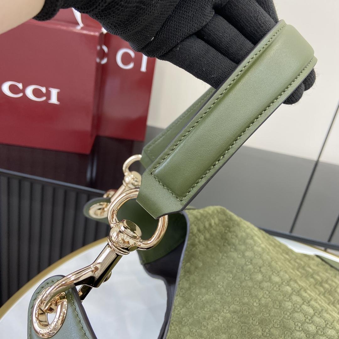 Gucci B Medium Shoulder Bag - PerfectKickZ