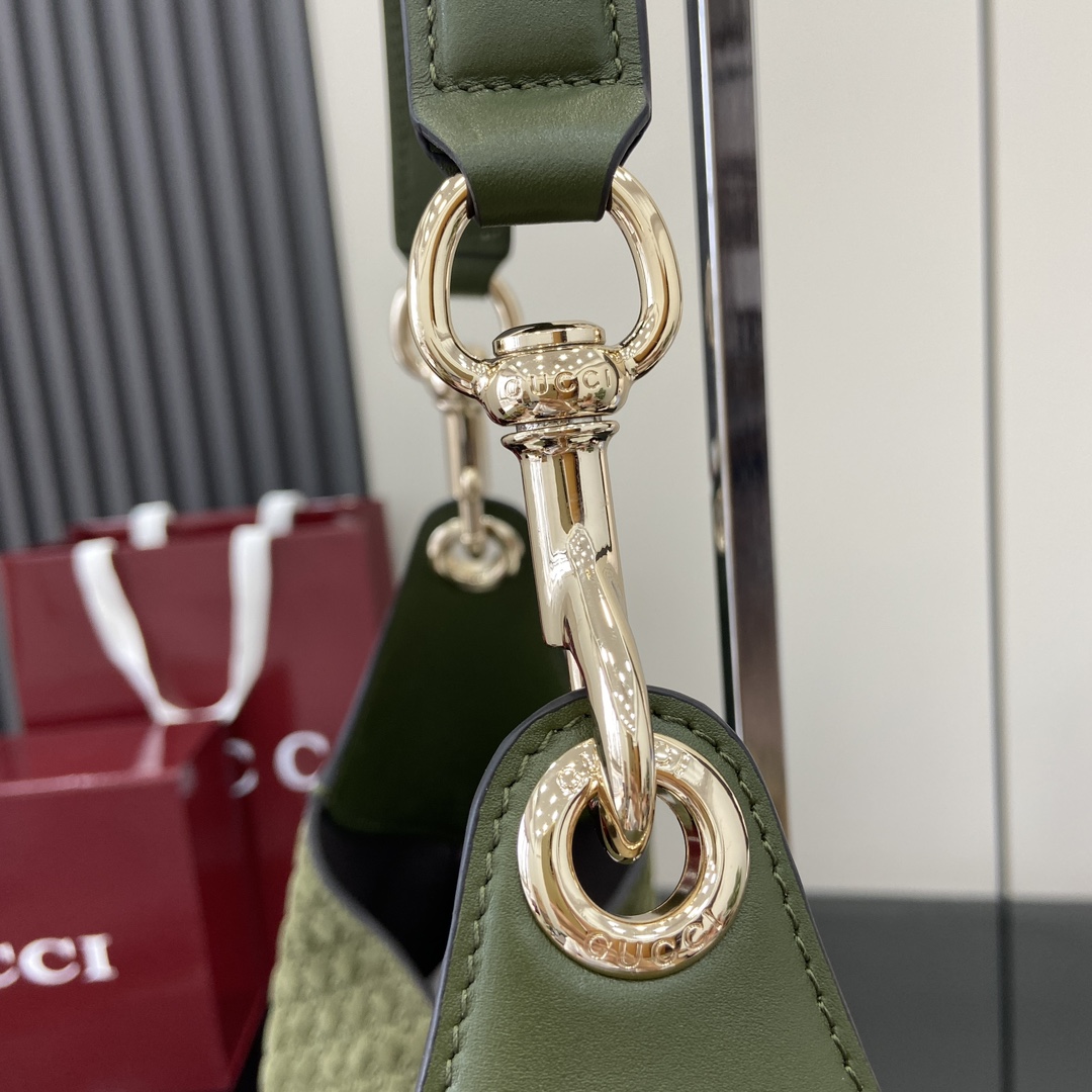 Gucci B Medium Shoulder Bag - PerfectKickZ