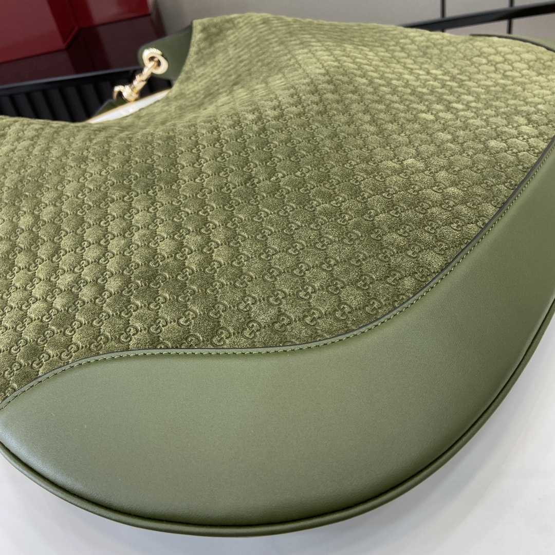 Gucci B Medium Shoulder Bag - PerfectKickZ
