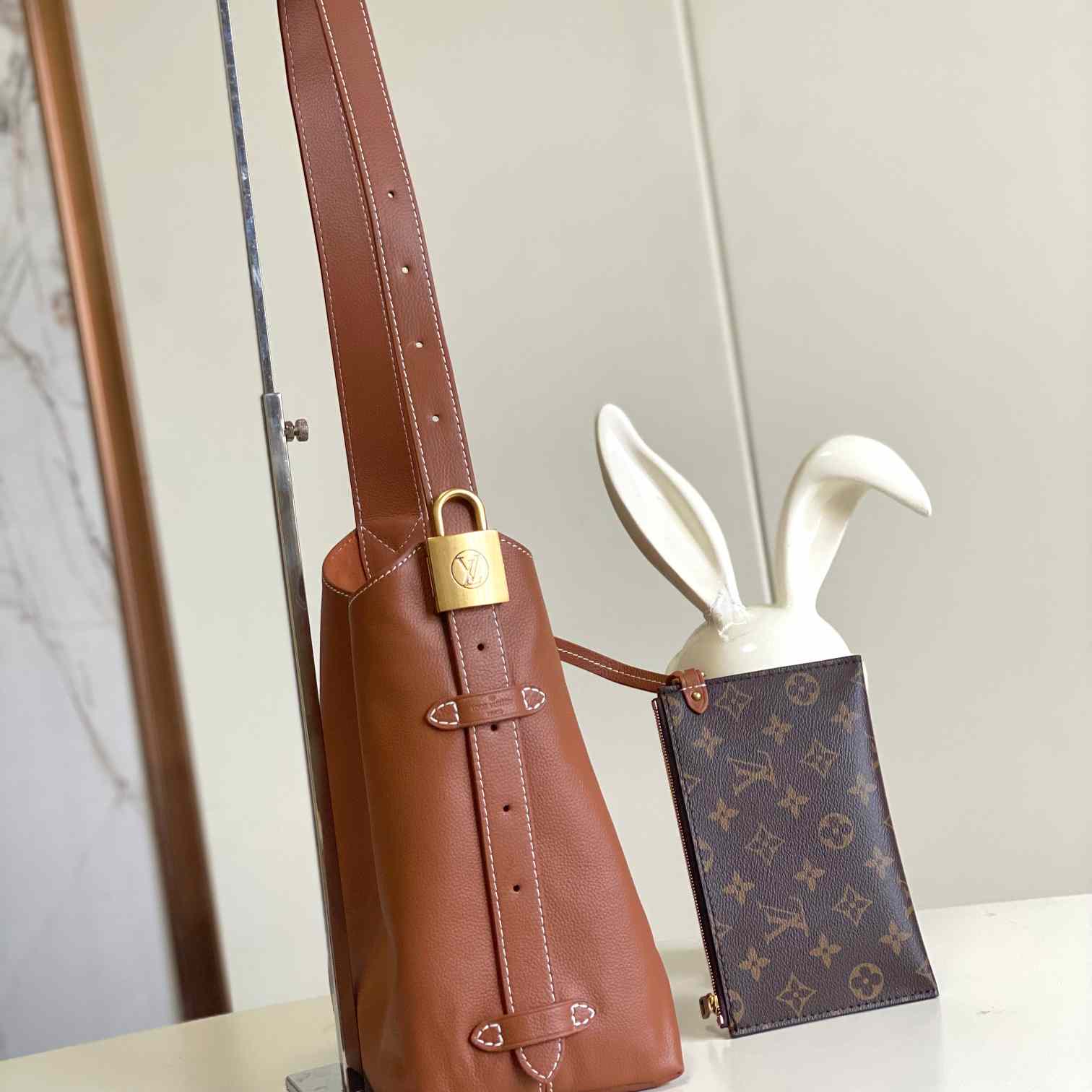 Louis Vuitton Low Key Hobo PM   M25352 - PerfectKickZ