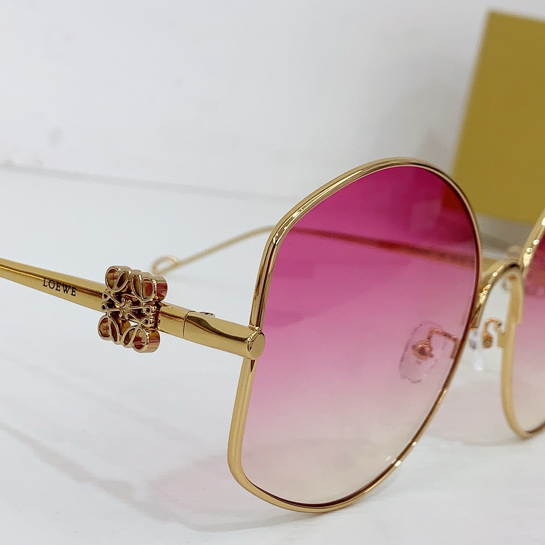 Loewe LW40109U Sunglasses  - PerfectKickZ