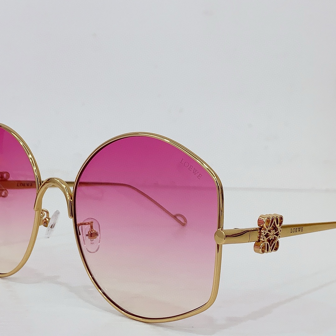 Loewe LW40109U Sunglasses  - PerfectKickZ