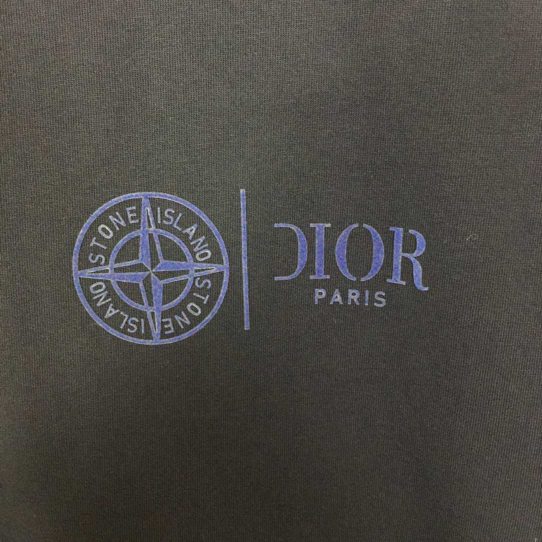 Dior And Stone Island T-Shirt - PerfectKickZ