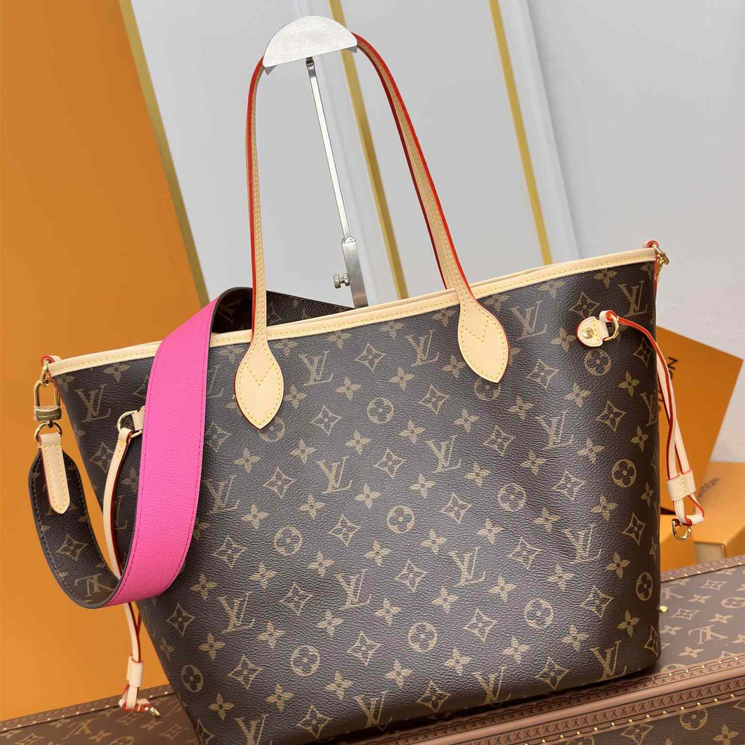 Louis Vuitton Neverfull Bandoulière Inside Out MM   M12257 - PerfectKickZ