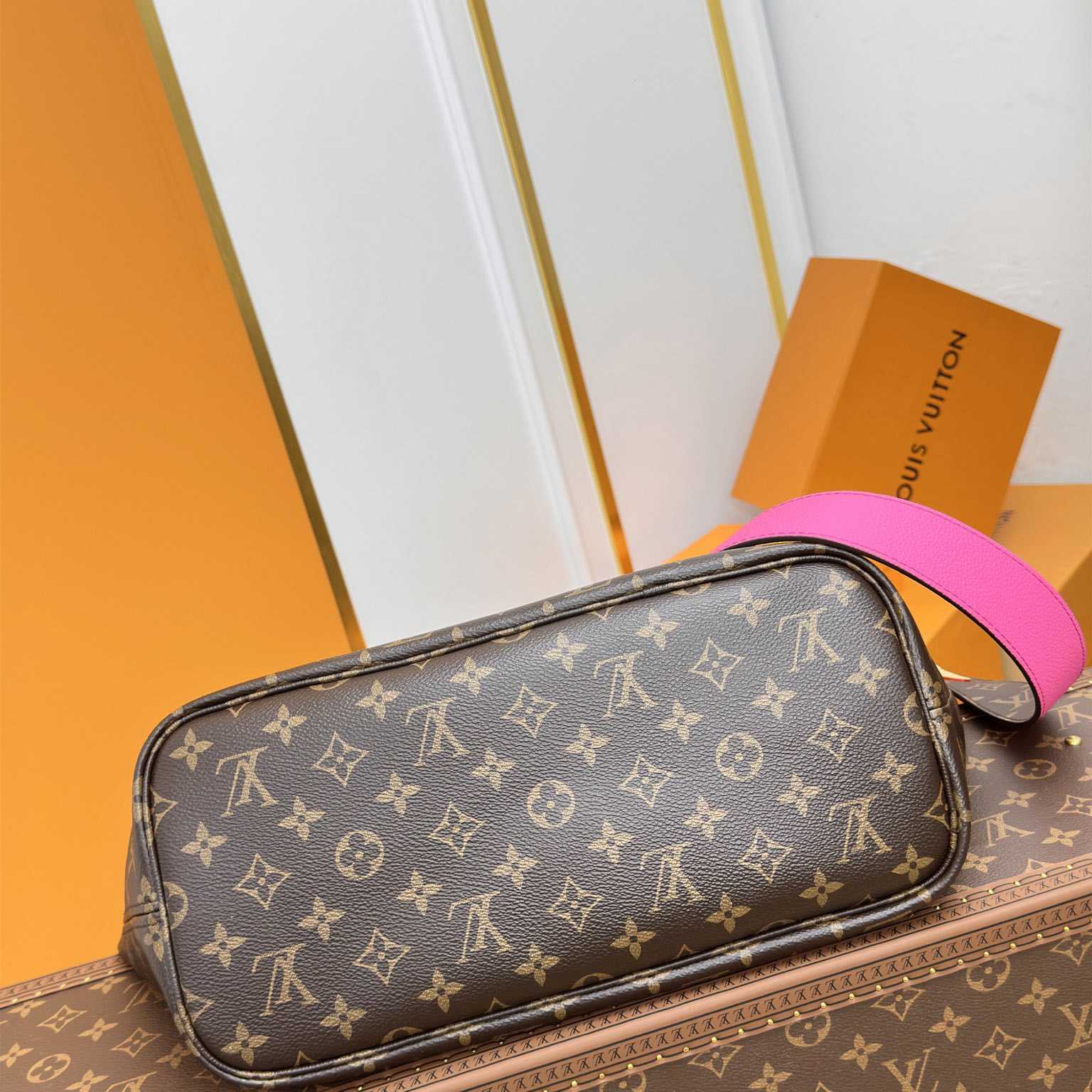 Louis Vuitton Neverfull Bandoulière Inside Out MM   M12257 - PerfectKickZ