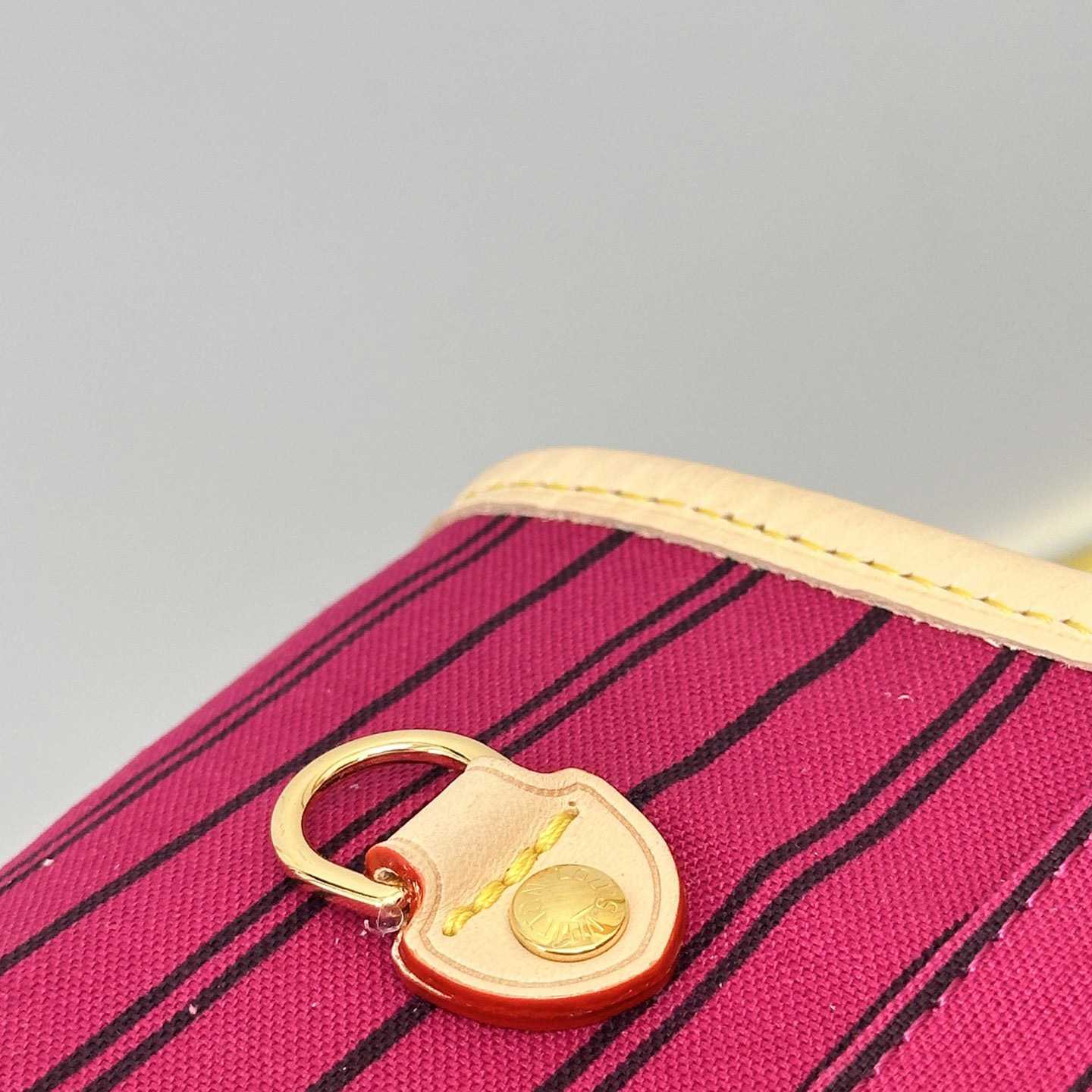 Louis Vuitton Neverfull Bandoulière Inside Out MM   M12257 - PerfectKickZ