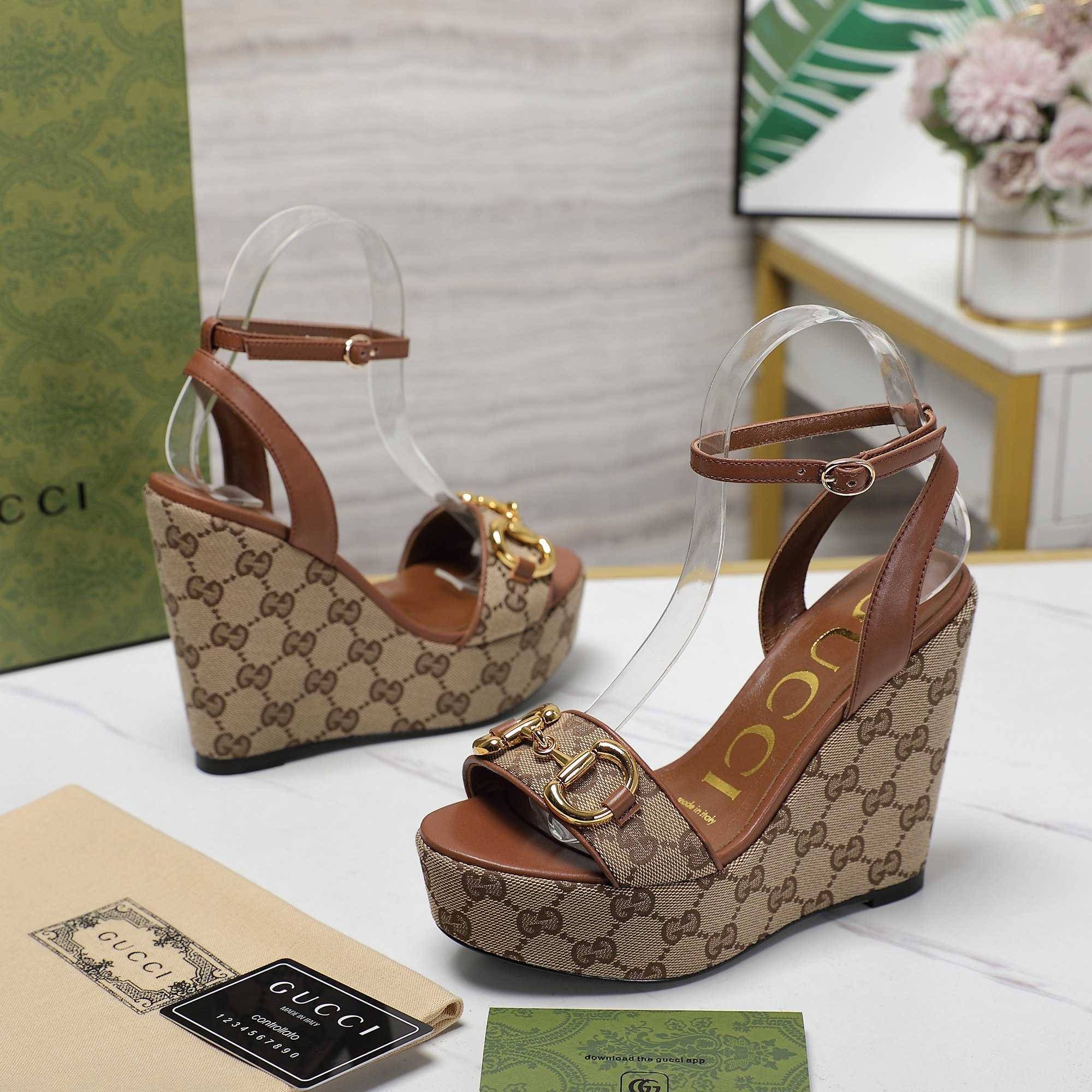 Gucci Women's Horsebit Platform Sandal  - PerfectKickZ