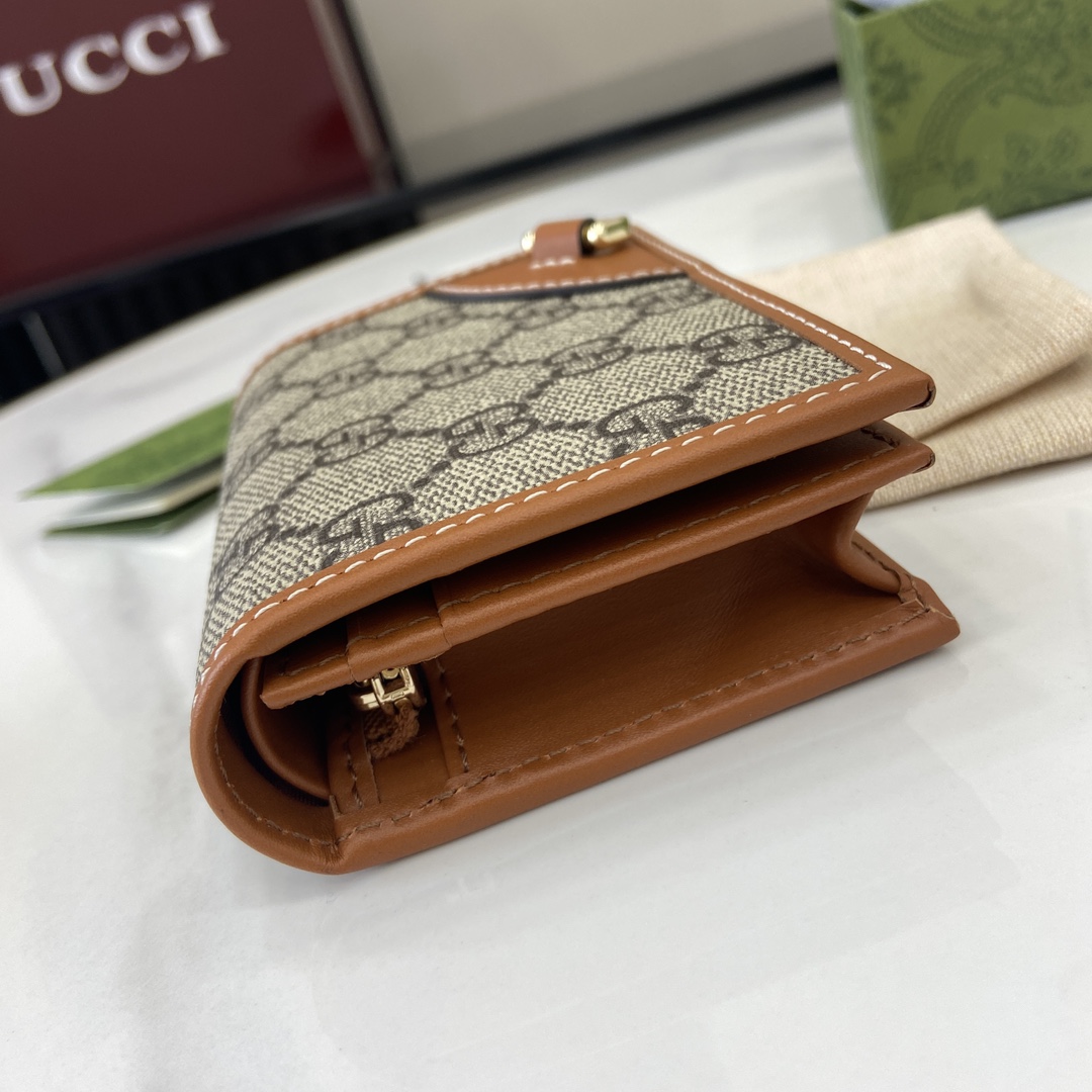 Gucci GG Emblem Mini Wallet - 