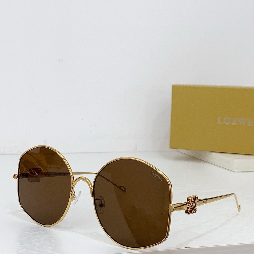 Loewe LW40109U Sunglasses  - PerfectKickZ