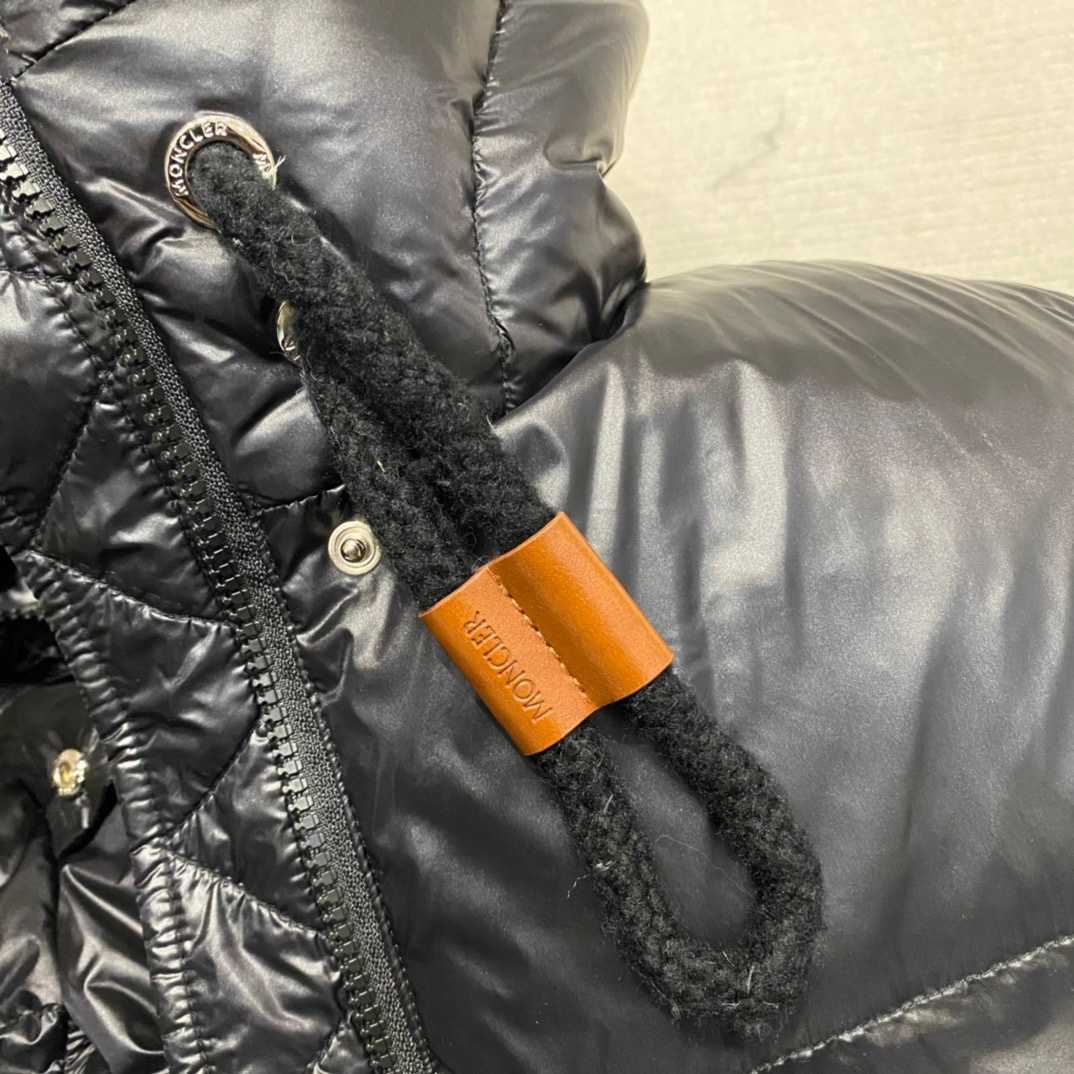 Moncler Borey Short Down Jacket - PerfectKickZ