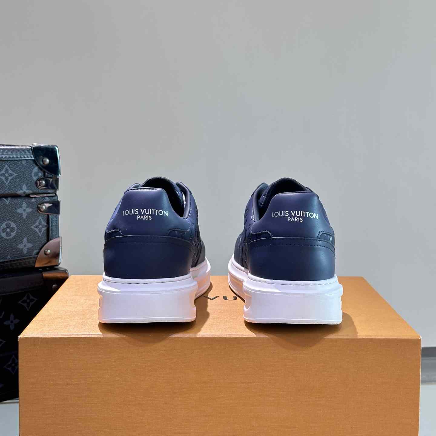 Louis Vuitton Sneaker - 