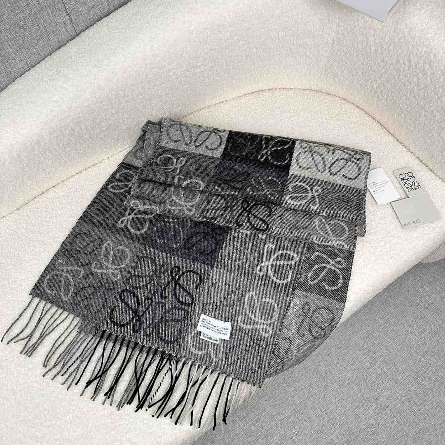 Loewe Scarf In Wool And Cashmere - PerfectKickZ