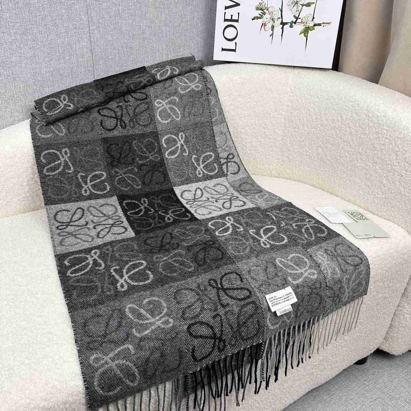 Loewe Scarf In Wool And Cashmere - PerfectKickZ