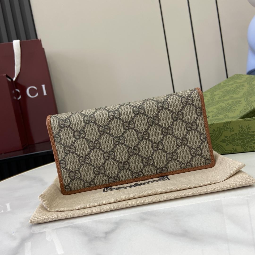 Gucci GG Emblem Continental Wallet - 