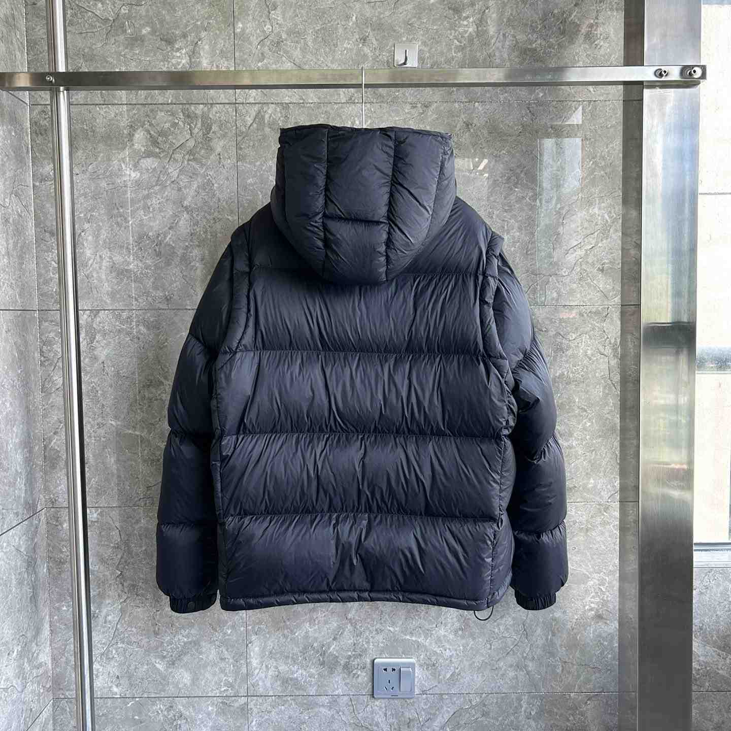 Moncler Cyclone 2-IN-1 Short Down Jacket - PerfectKickZ