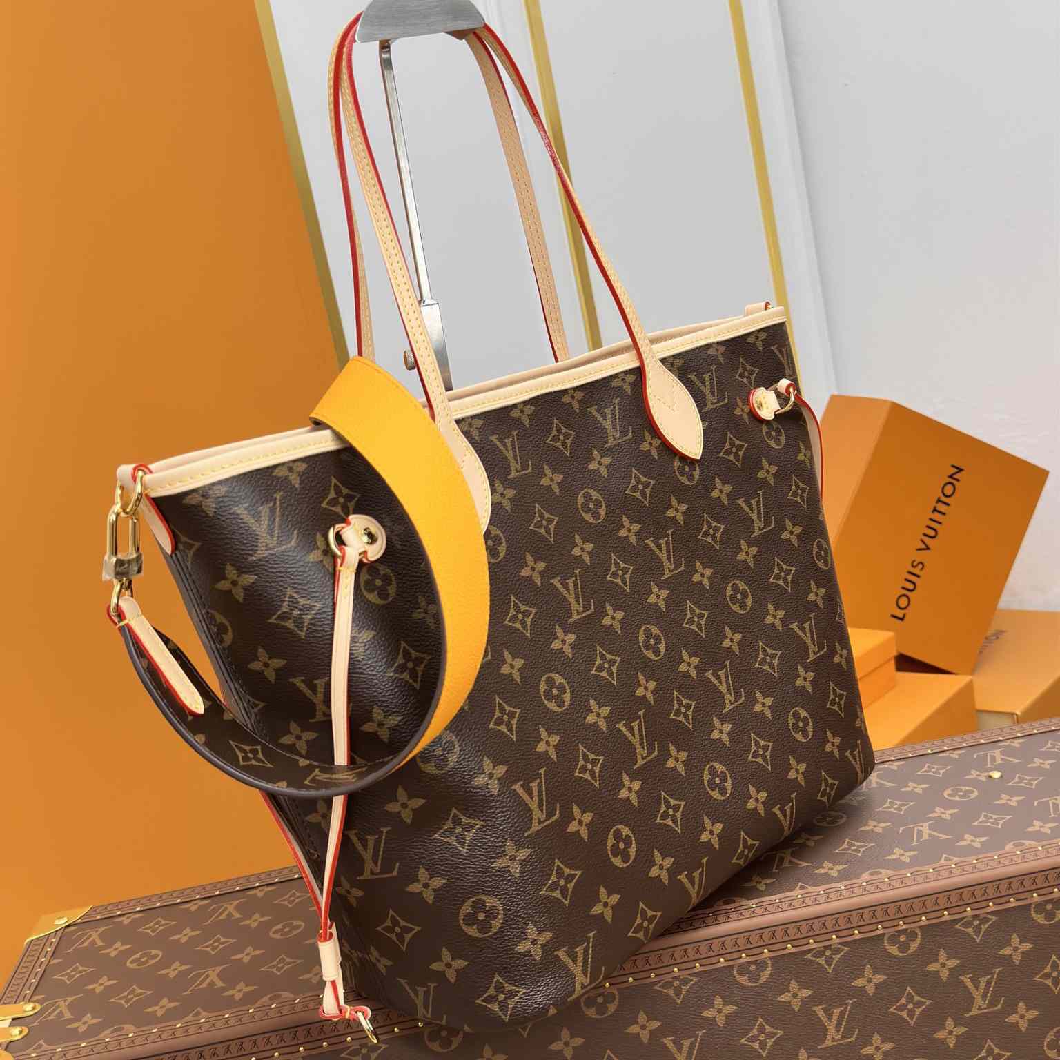 Louis Vuitton Neverfull Bandoulière Inside Out MM   M12096 - PerfectKickZ