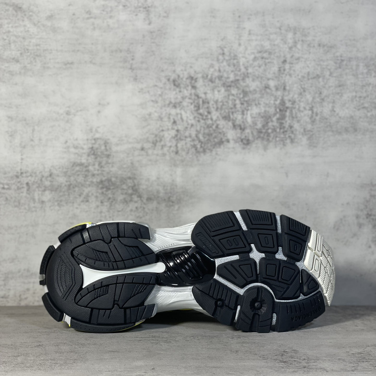 Balenciaga Runner 2.0 Sneaker In White, Yellow And Black Mesh And Polyurethane - PerfectKickZ