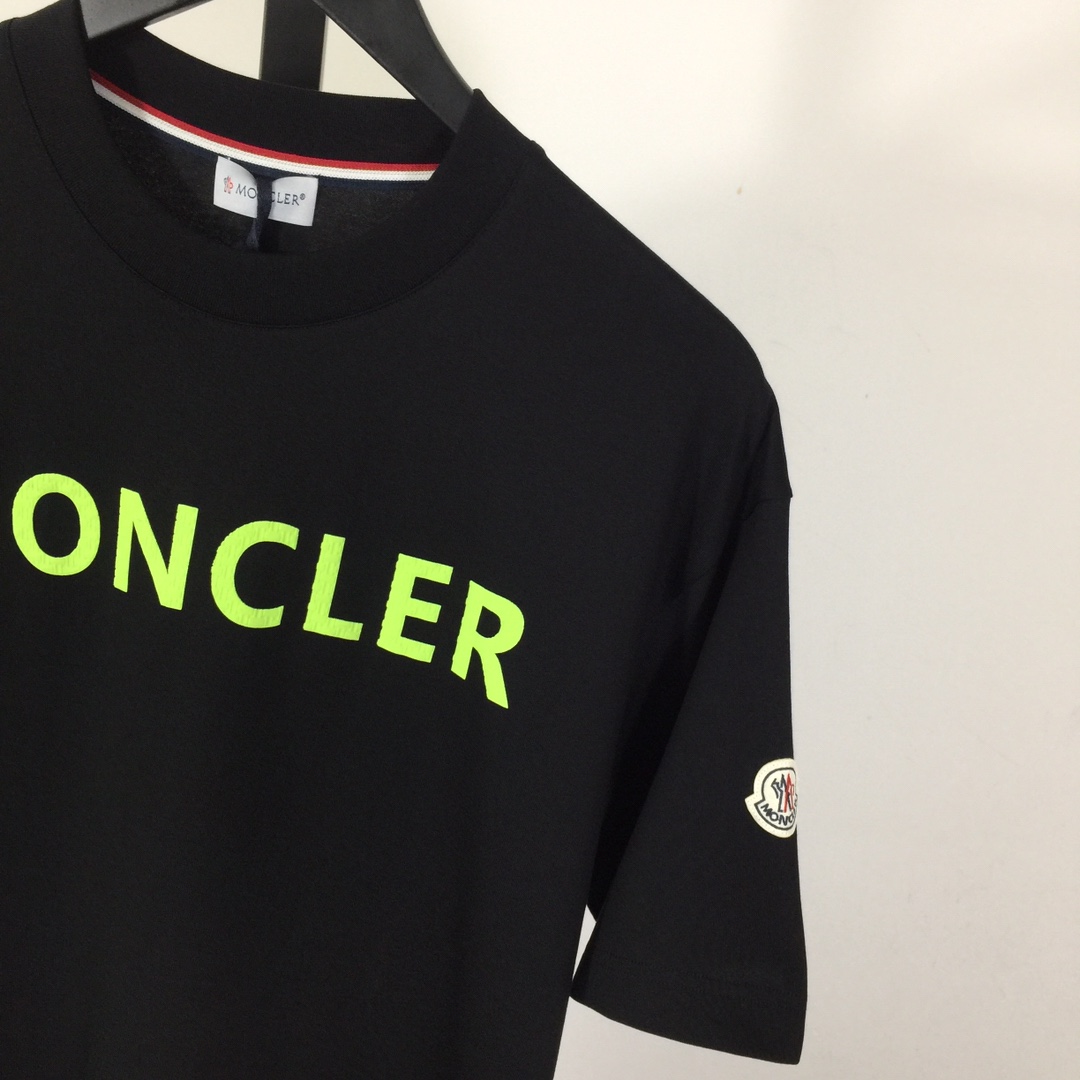 Moncler Logo T-Shirt - PerfectKickZ