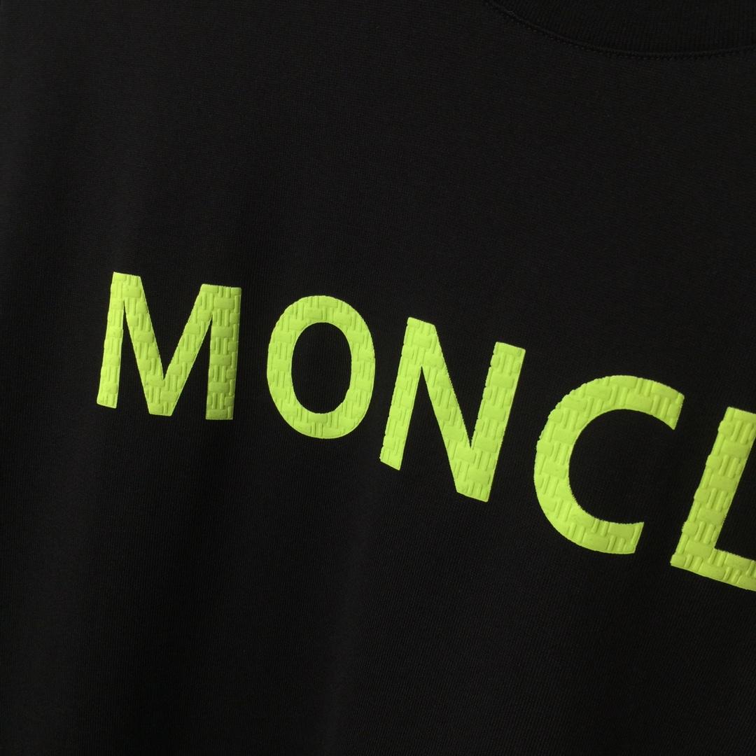 Moncler Logo T-Shirt - PerfectKickZ