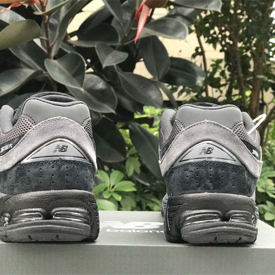 New Balance NB 2002R Sneakers      M2002RBL - PerfectKickZ