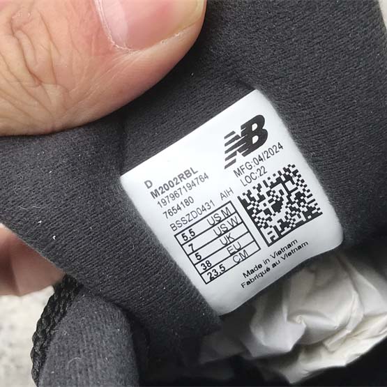 New Balance NB 2002R Sneakers      M2002RBL - PerfectKickZ
