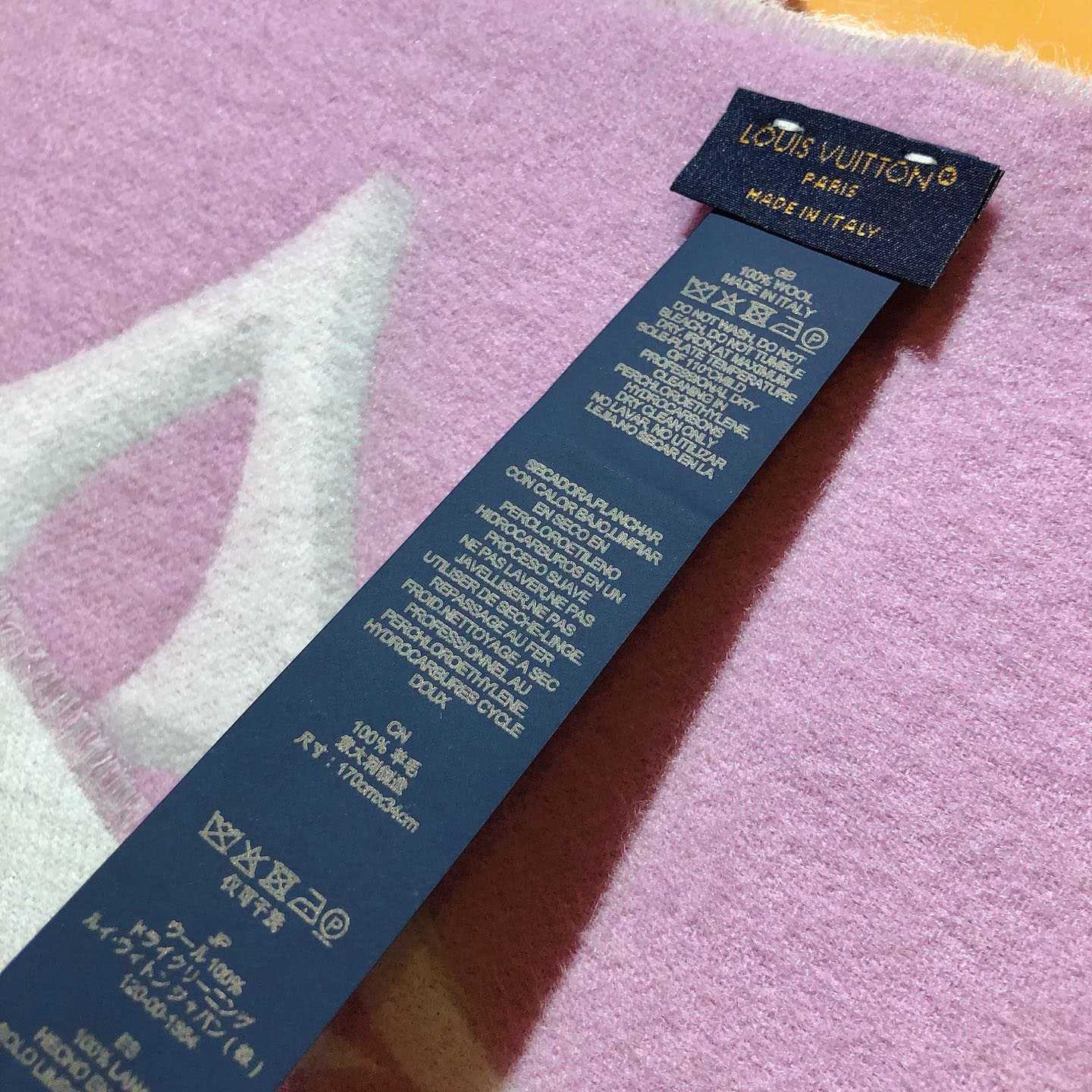 Louis Vuitton Duo Infinity Scarf  M93281 - PerfectKickZ