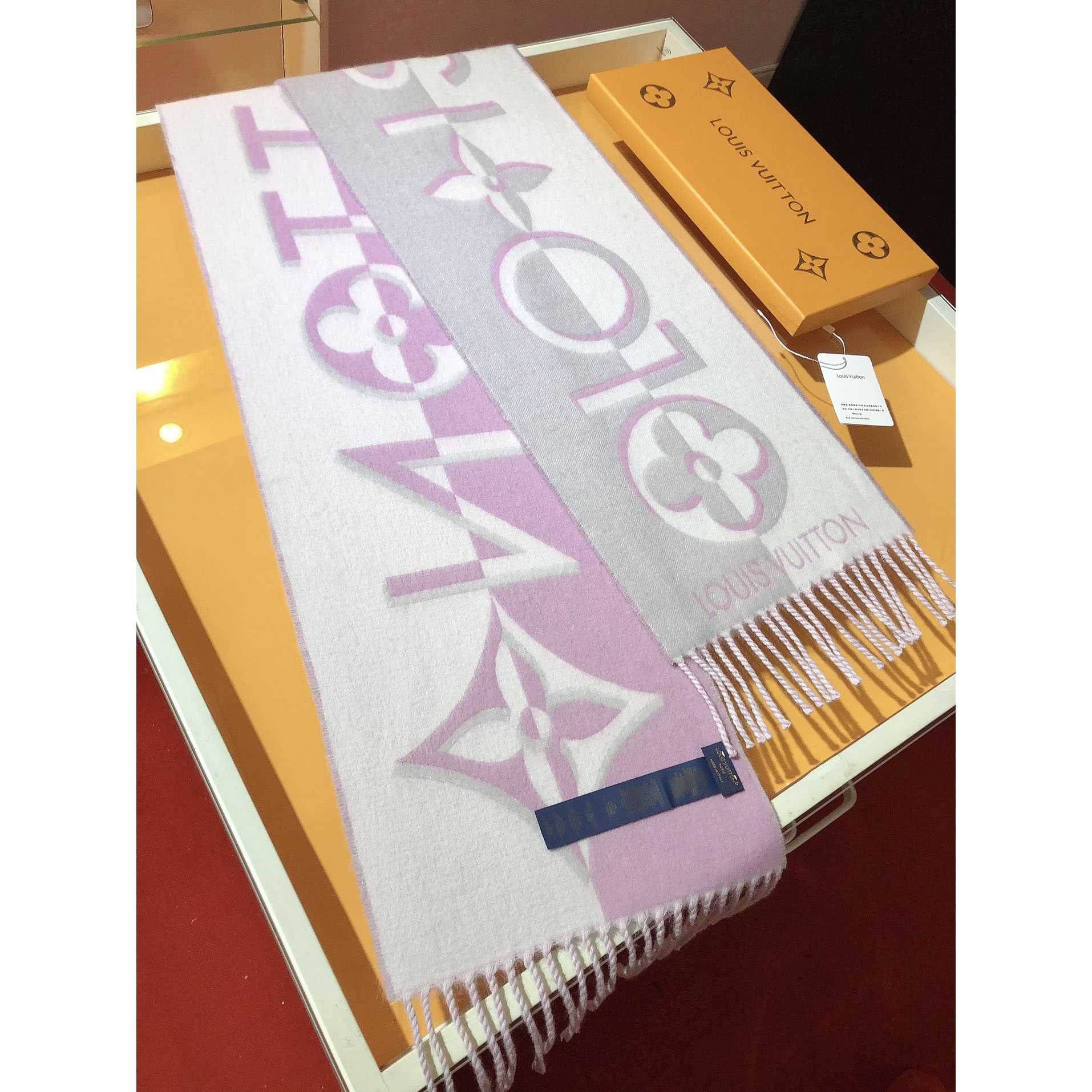 Louis Vuitton Duo Infinity Scarf  M93281 - PerfectKickZ